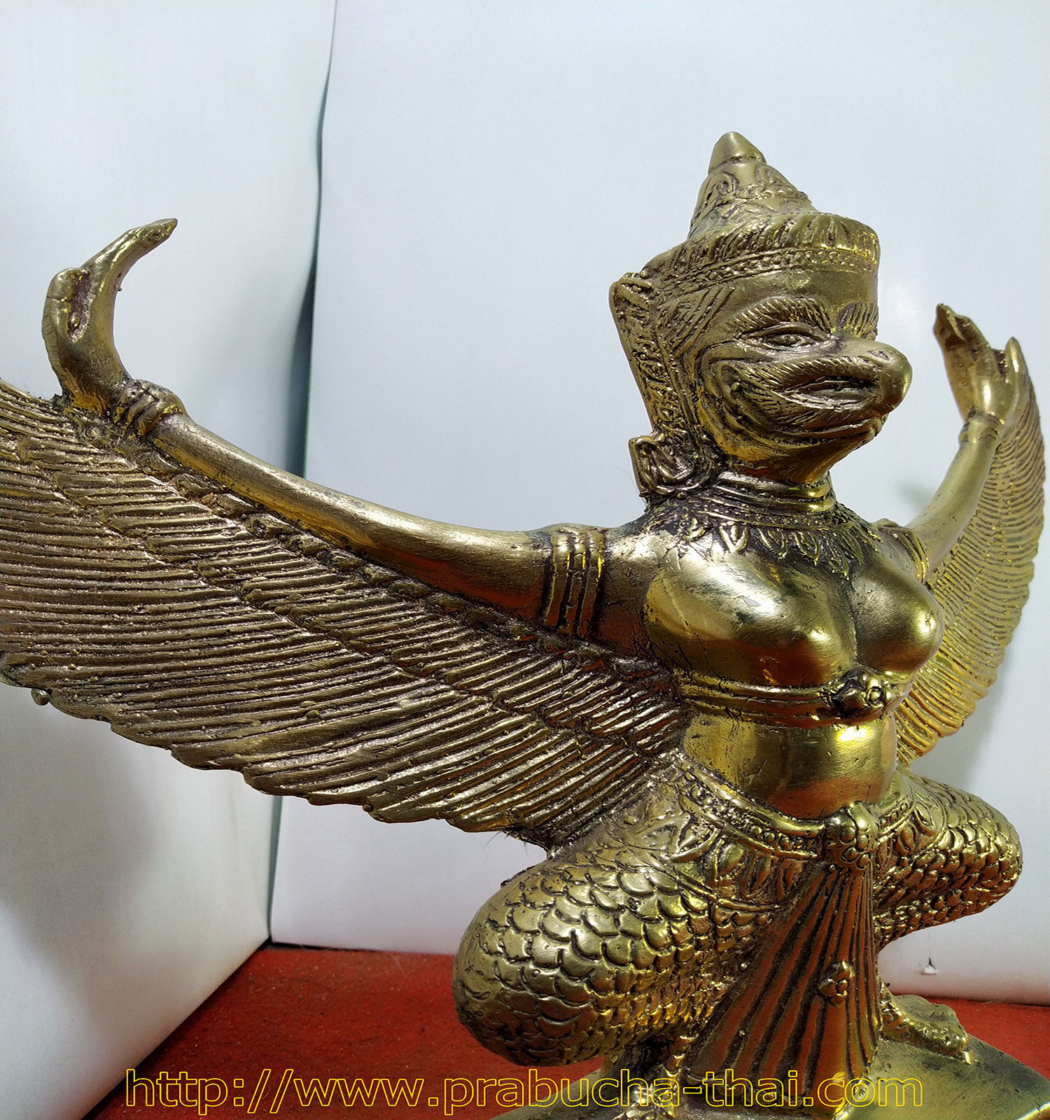 พญาครุฑ เนื้อโลหะทองเหลืองขัดเงา งดงามมาก