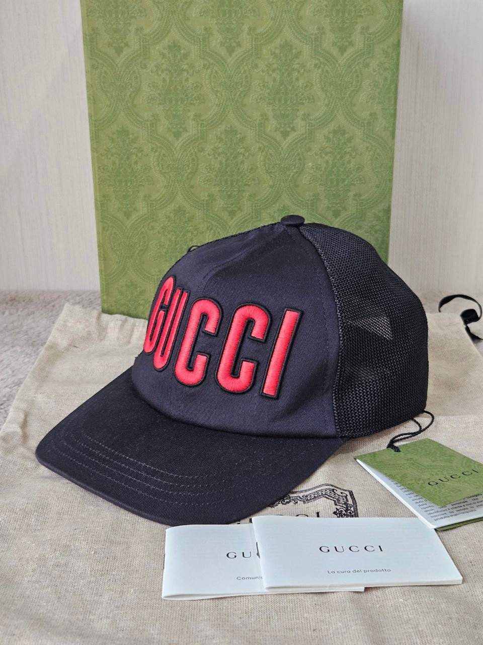 Gucci Black Baseball Red Embroidered Logo Cap size M
