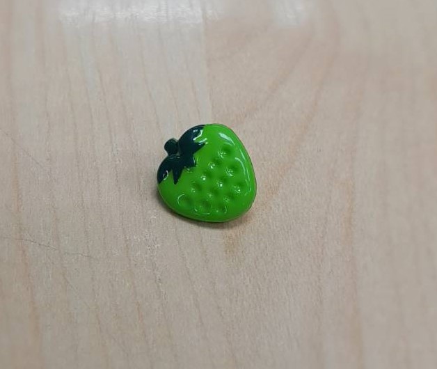 Strawberry button - Green col. (size 19L,1pc/pack)