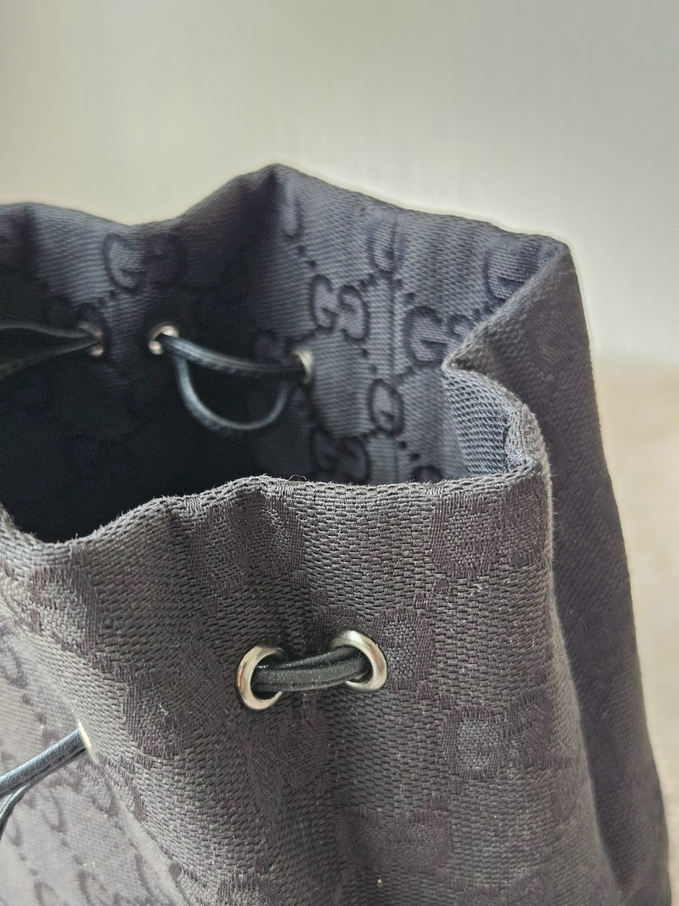 Gucci GG Canvas Pouch Black 6x8นิ้ว