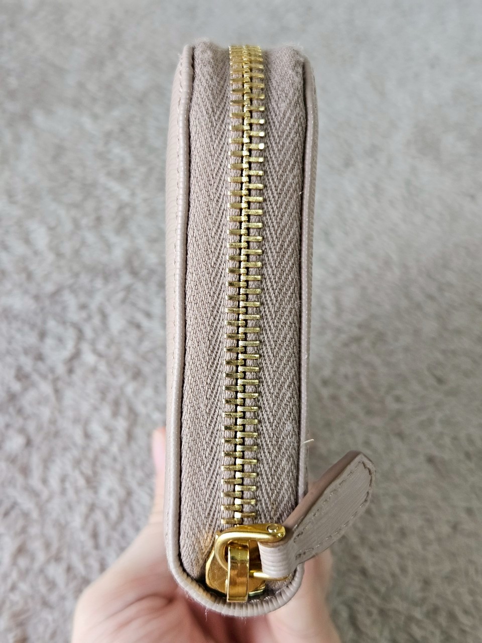 Prada 1ML506 Zippy สีนู๊ด