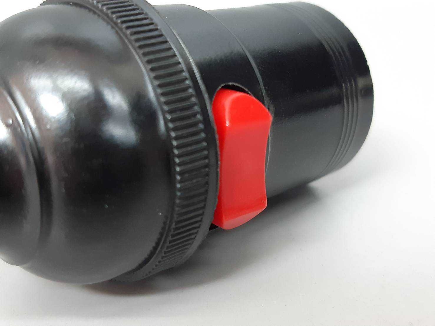 ขั้วห้อยเกลียว มีสวิทซ์ สีดำ E27