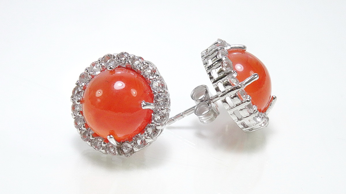 อัญมณีสำหรับคนเกิดวันพฤหัส พลอยโมรา orange chalcedony สีส้มสดใส ล้อมด้วยพลอยสีขาว ทั้งเซ็ทประกอบด้วยแหวน ต่างหู จี้พร้อมสร้อย ชิ้นงานคุณภาพ