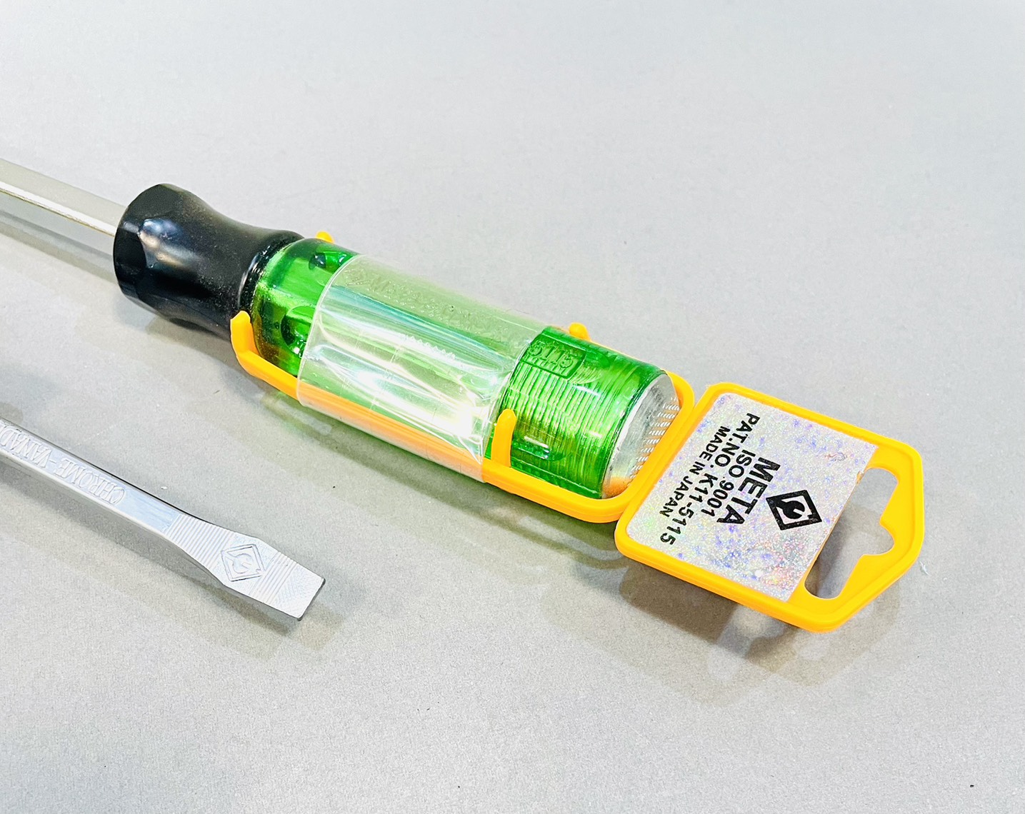 ไขควงทะลุ META 6มิล ชุบสติมแม่เหล็ก ( - )