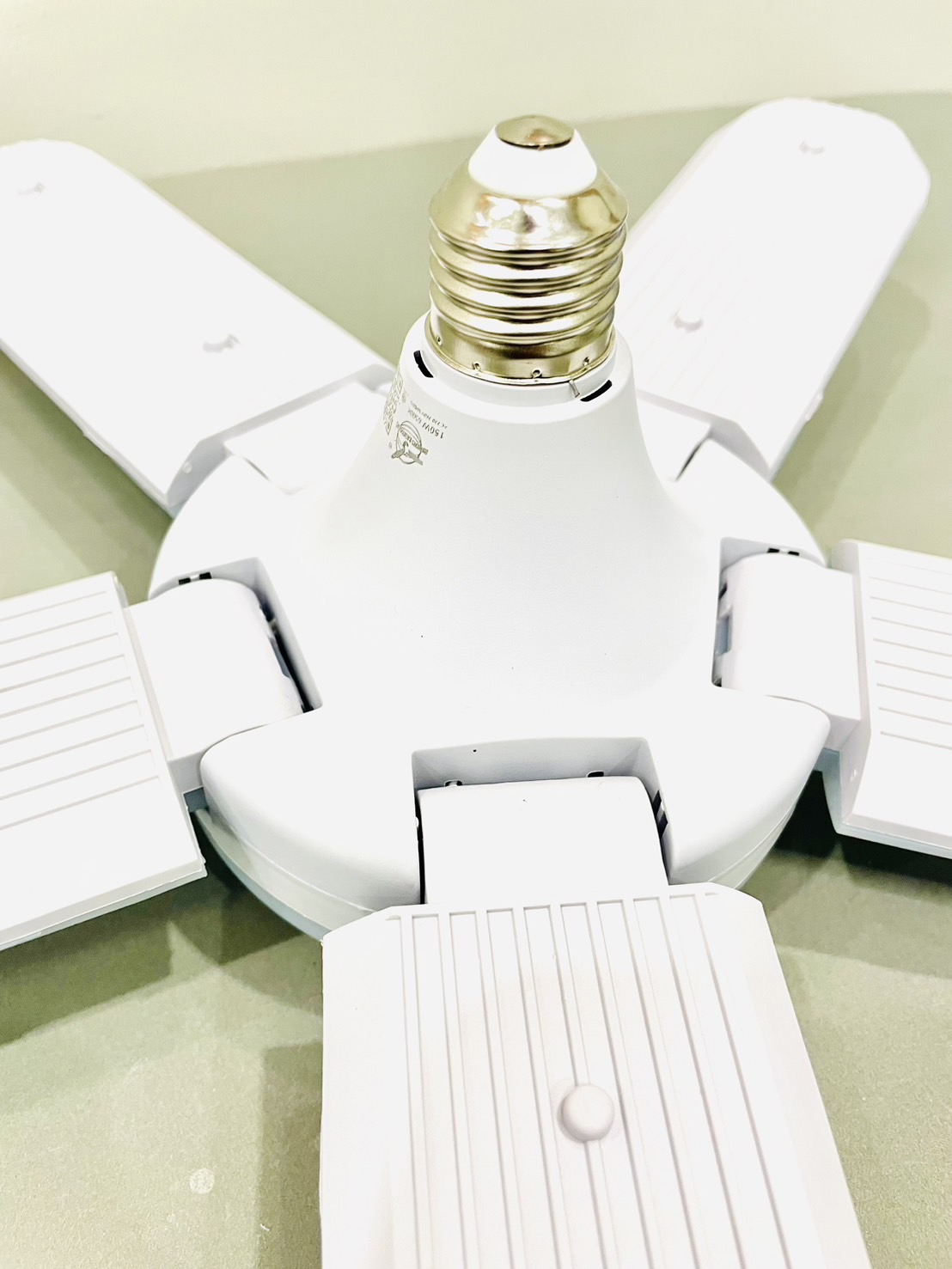หลอด LED ทรงใบพัด 5+1 150w แสงขาว HLX