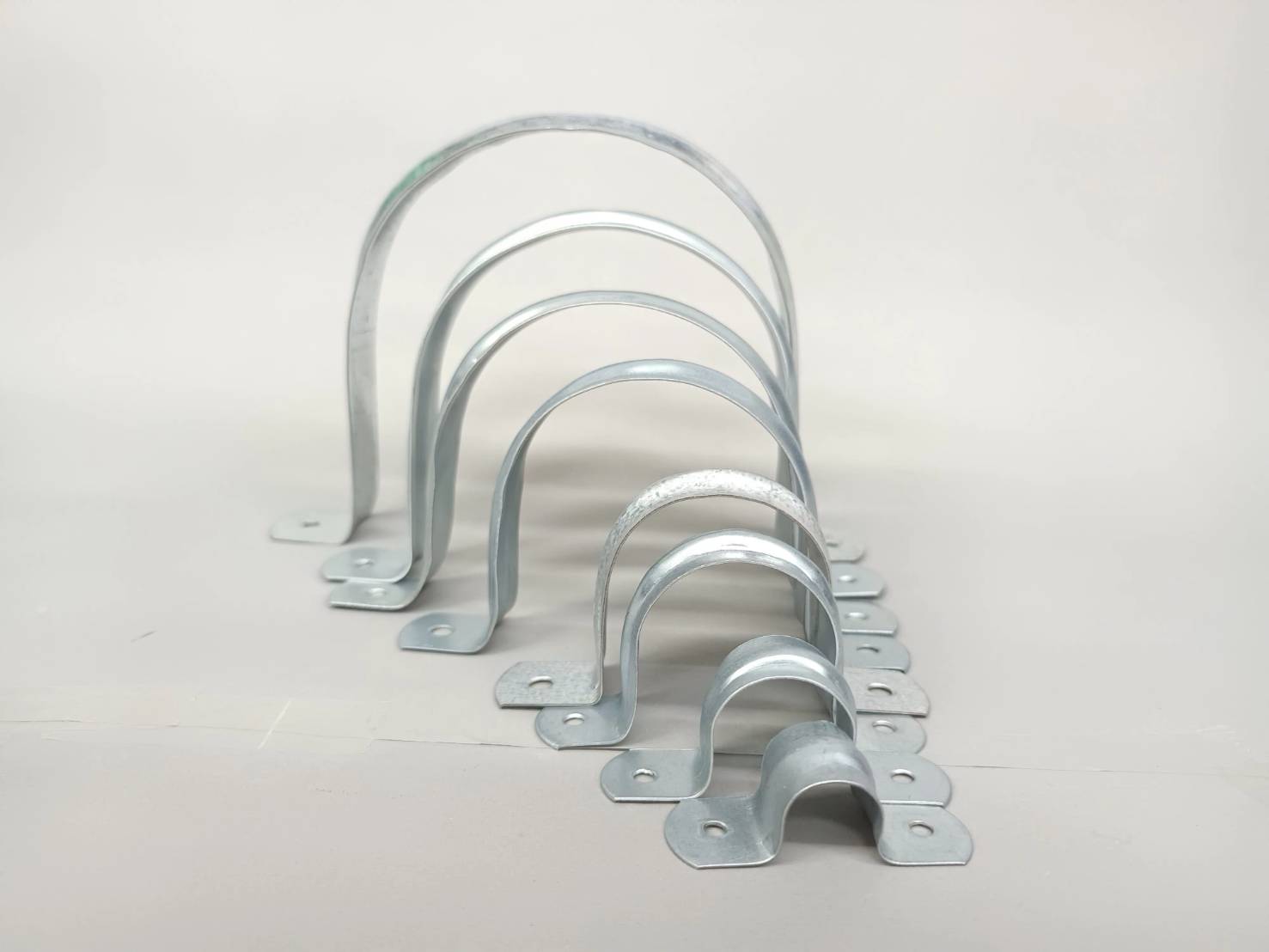 แคล้มยึดท่อเหล็ก EMT