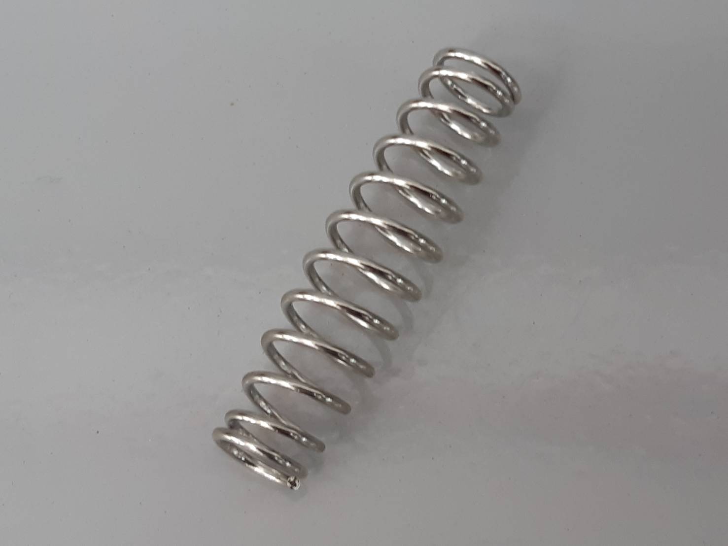 สปริงกรรไกรตัดกิ่งไม้ (สปริงตัวหนอน , สปริงลวด)