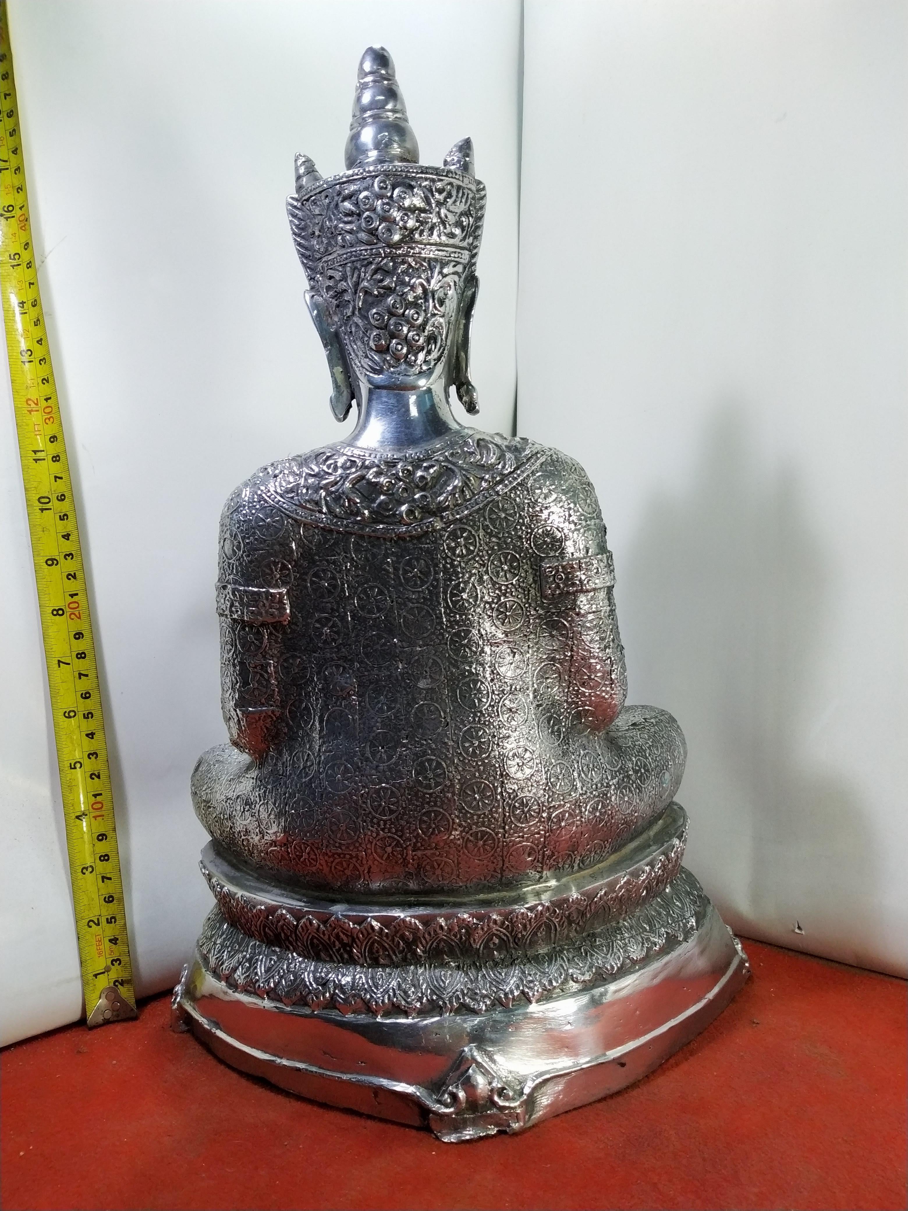 พระเชียงแสน ทรงเครื่อง หน้าตัก 9 นิ้ว เนื้อสำริดเงินยวง