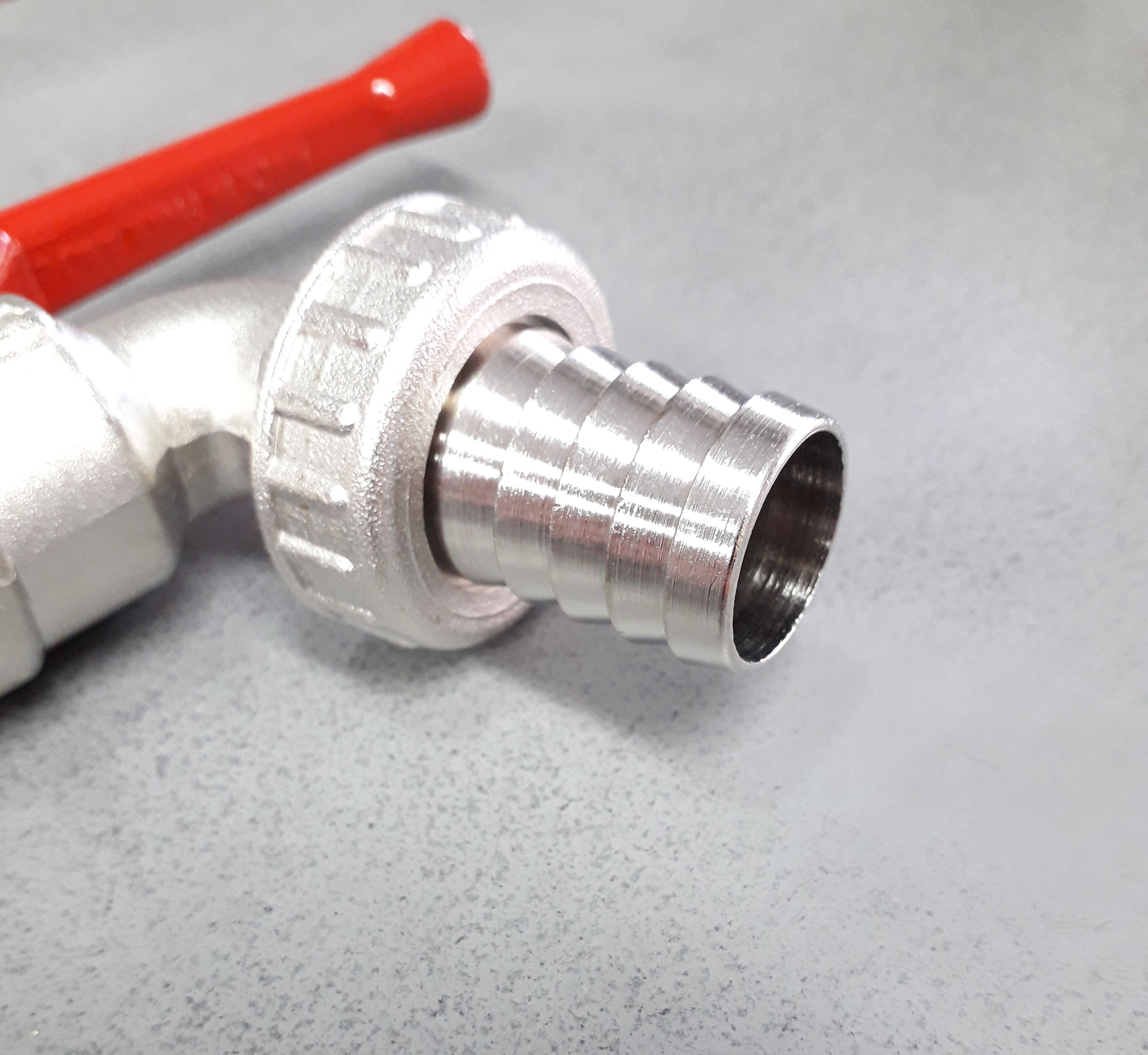 ก๊อกบอลก้านแดงปากสนามซันวา Sanwa