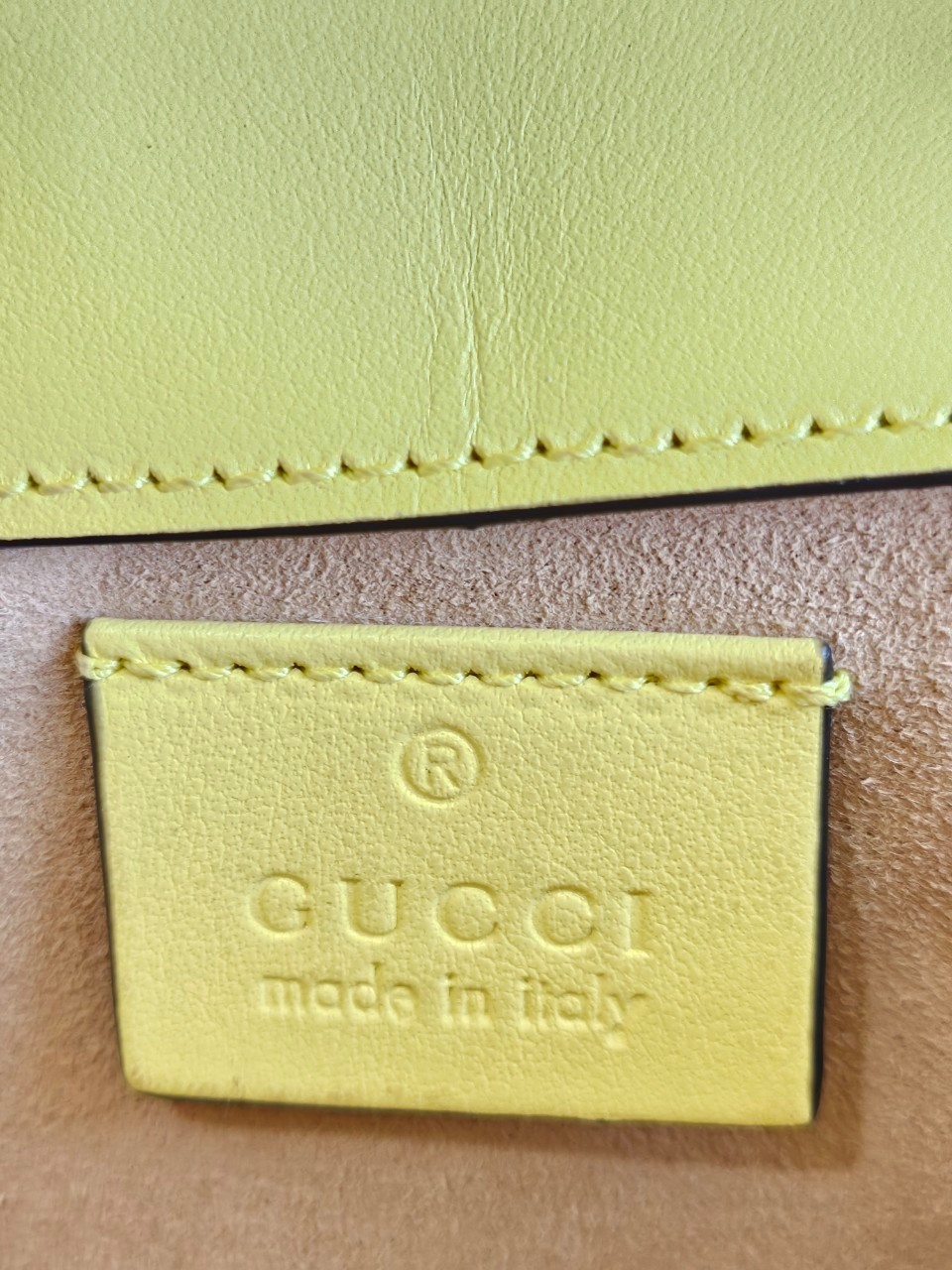 Gucci Marmont Super Mini สีเหลือง