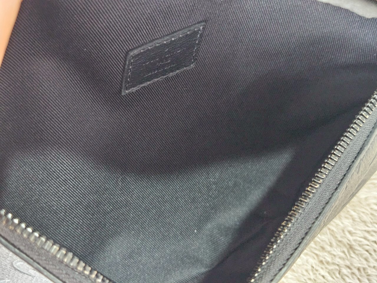 LV Discovery PM EMP Black Microchip