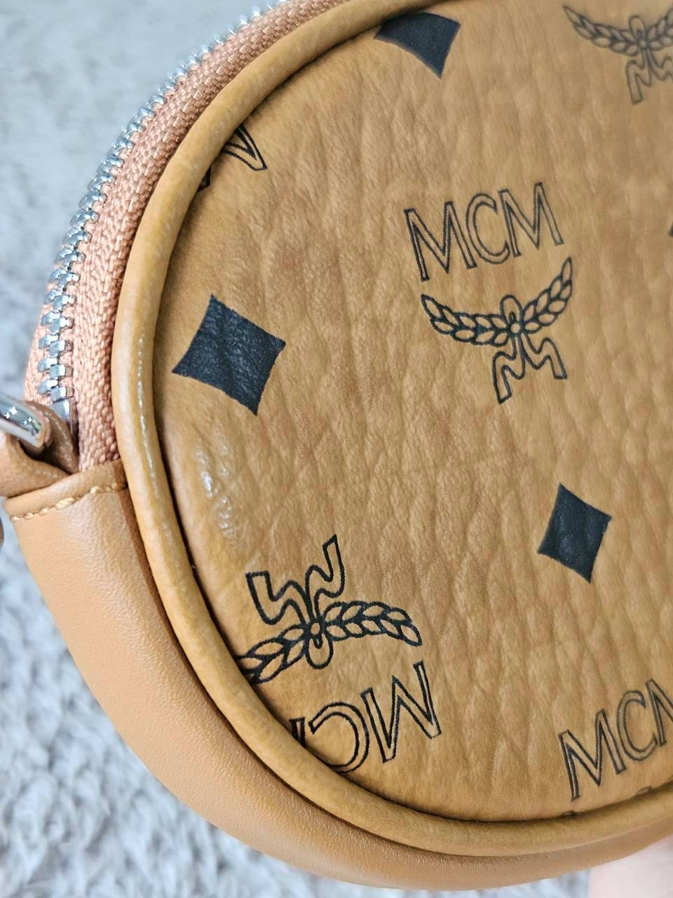 MCM Essential Pouch Orginal Black White