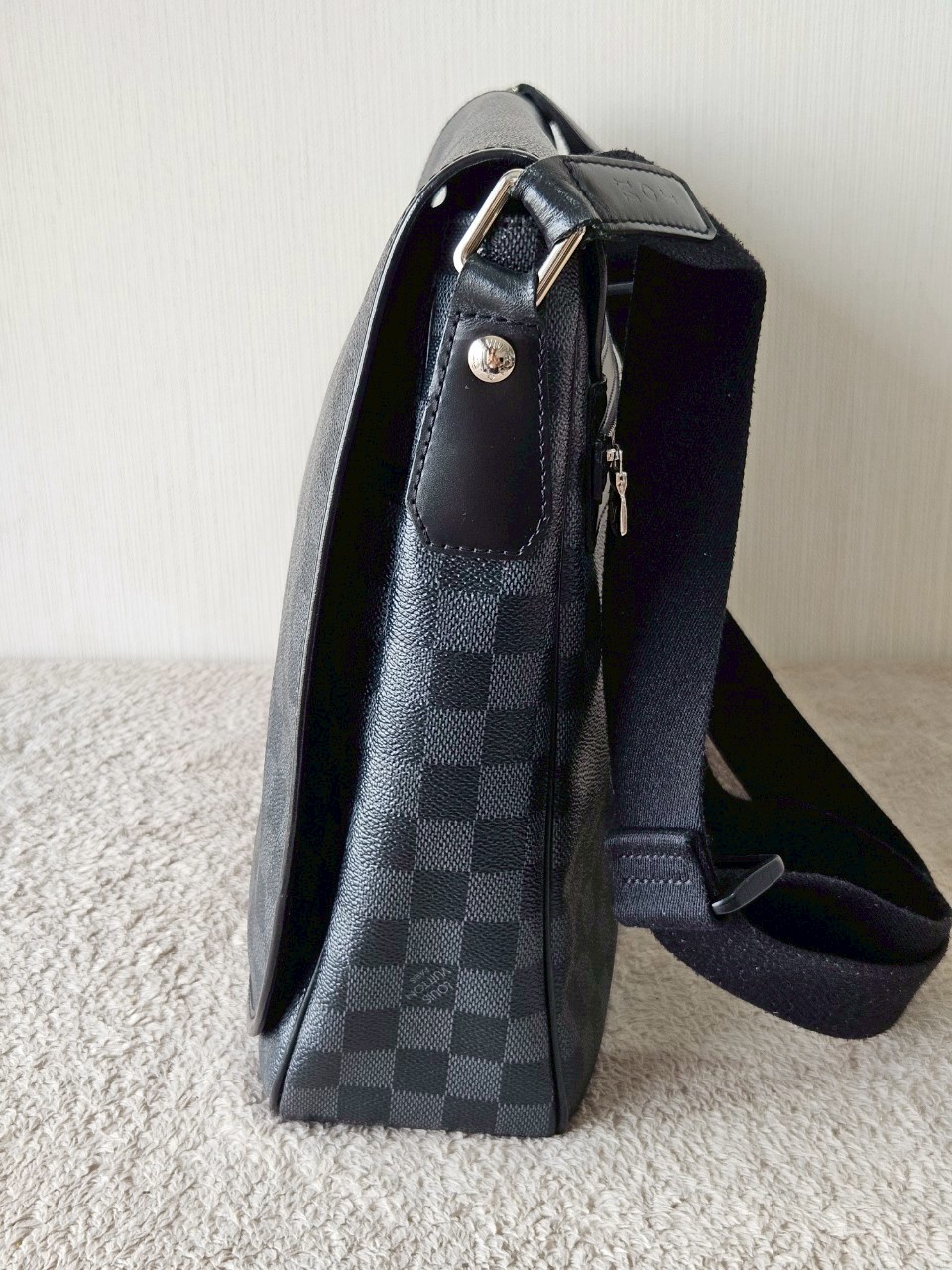 LV District GM Damier Graphite