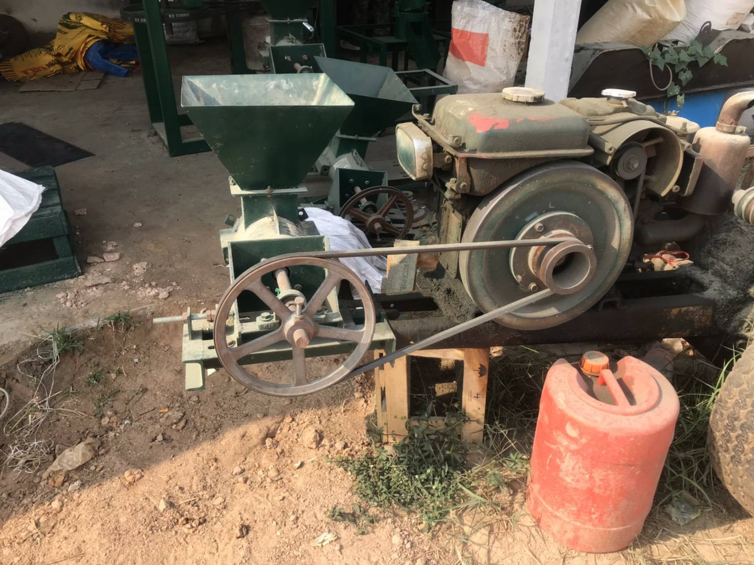 เครื่องอัดเม็ด V.2 ติดรถไถ