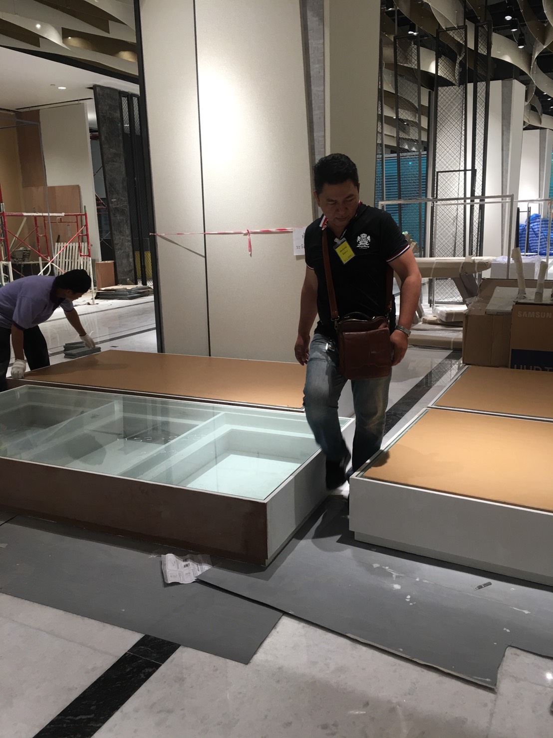 งานผลิตติดตั้ง อะคริลิค 5 มม.วางไฟ ทำสี ติดอะคริลิค่ใส 15 มม. พร้อมติดตั้งราคาโรงงาน