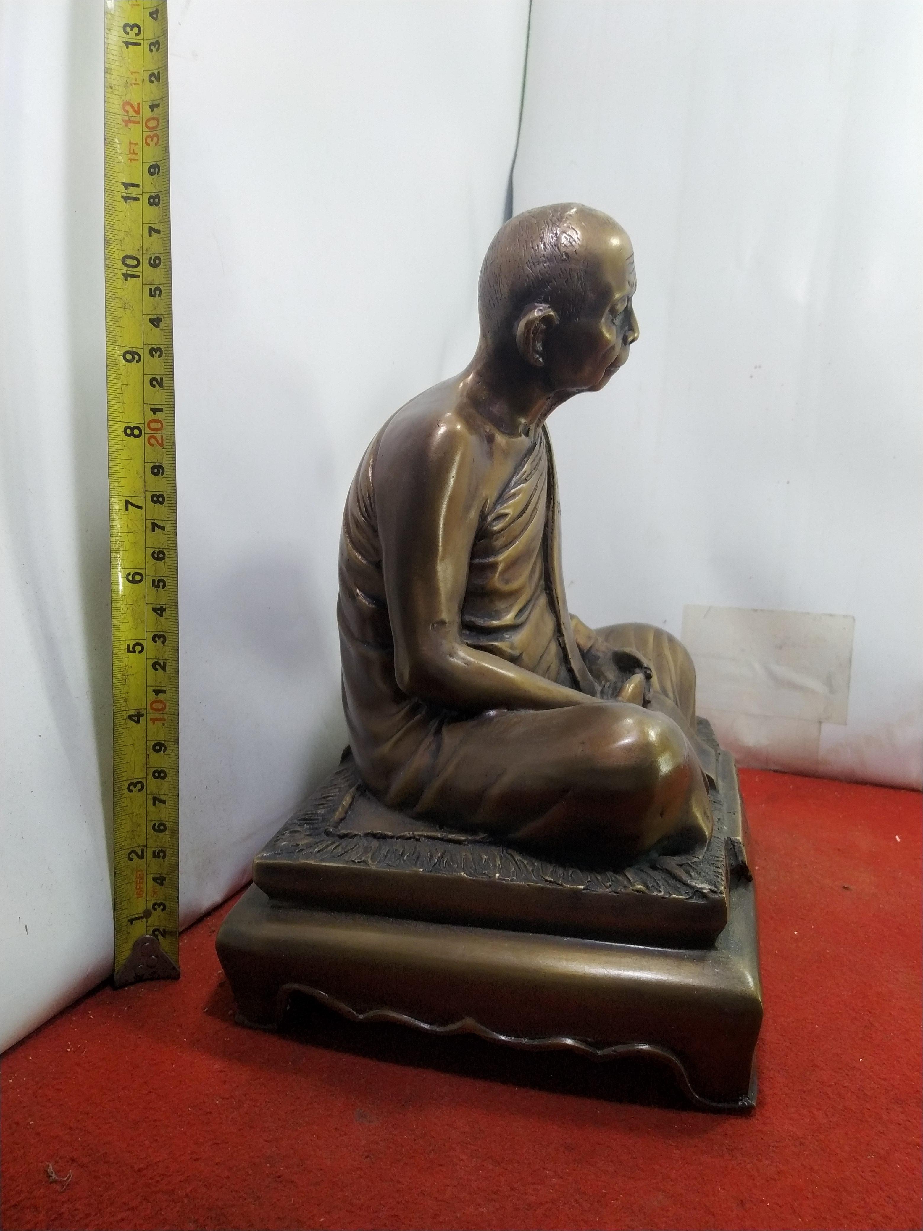 รูปหล่อ หลวงปู่ทิม วัดระหารไร่ จ.ระยอง หน้าตัก 9 นิ้ว เนื้อนวโลหะสำริด