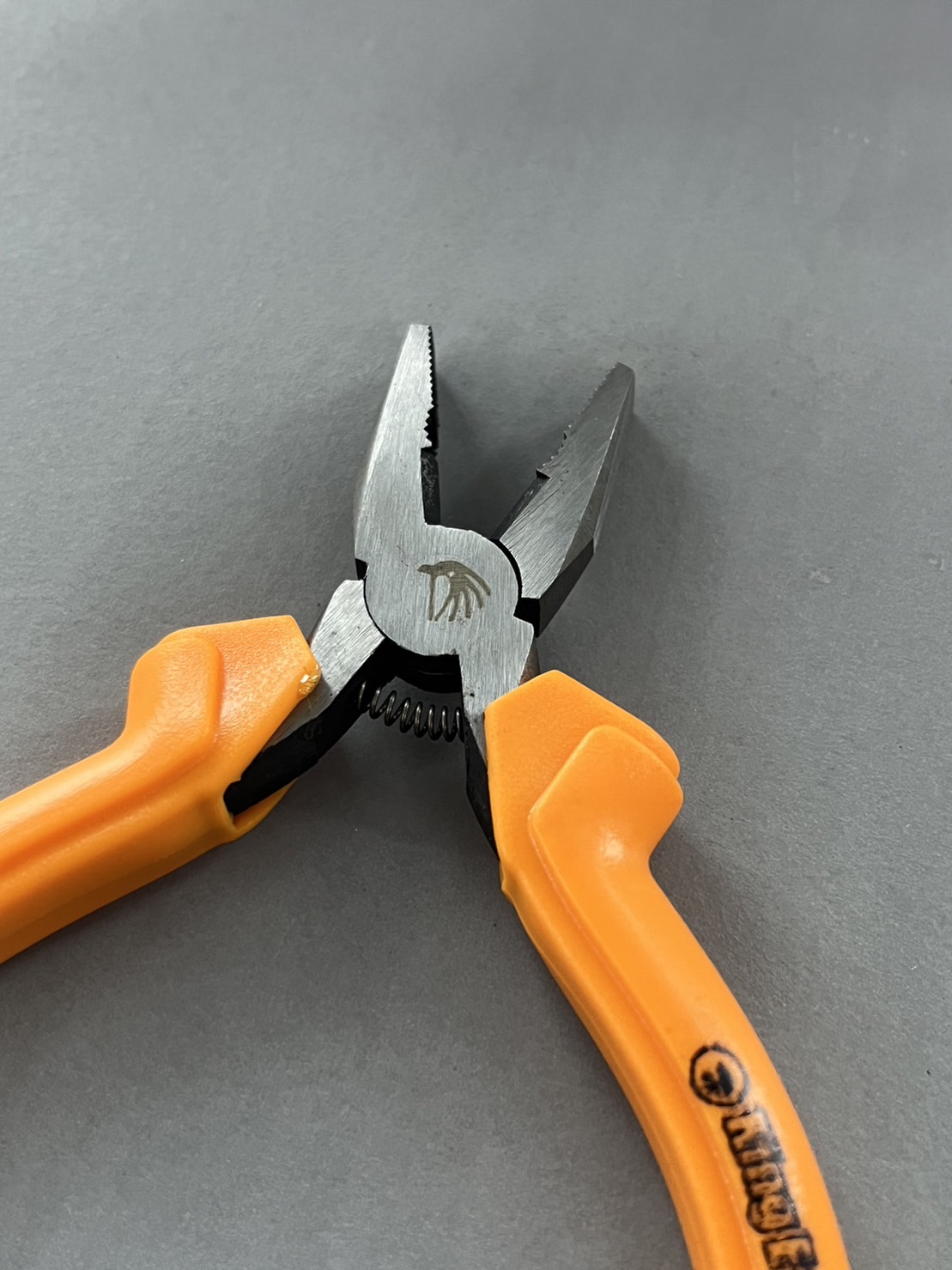 คีมปากจิ้งจก 4.5" King Eagle