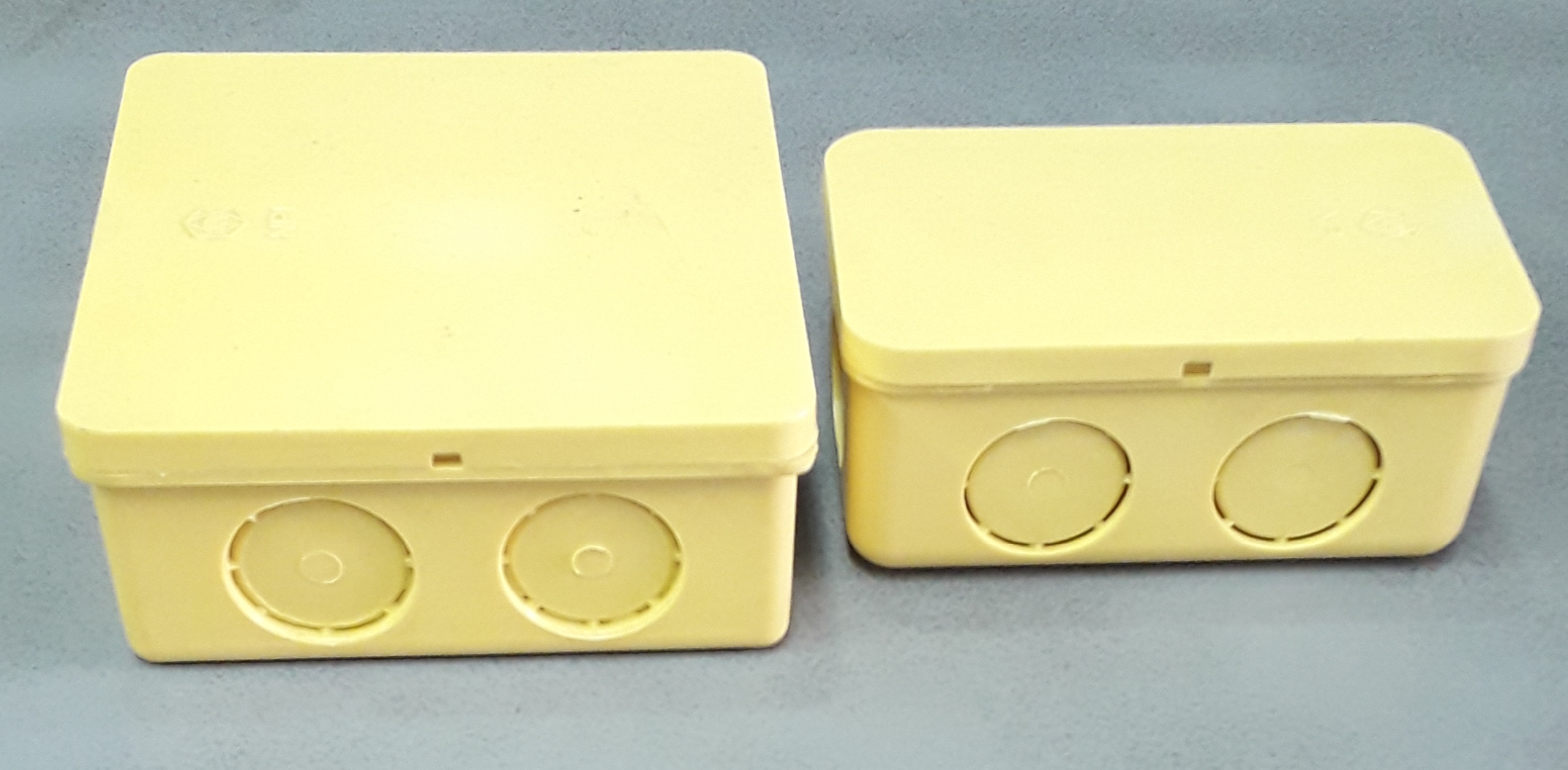 กล่องพักสายสี่เหลี่ยมสีเหลือง ตราช้าง