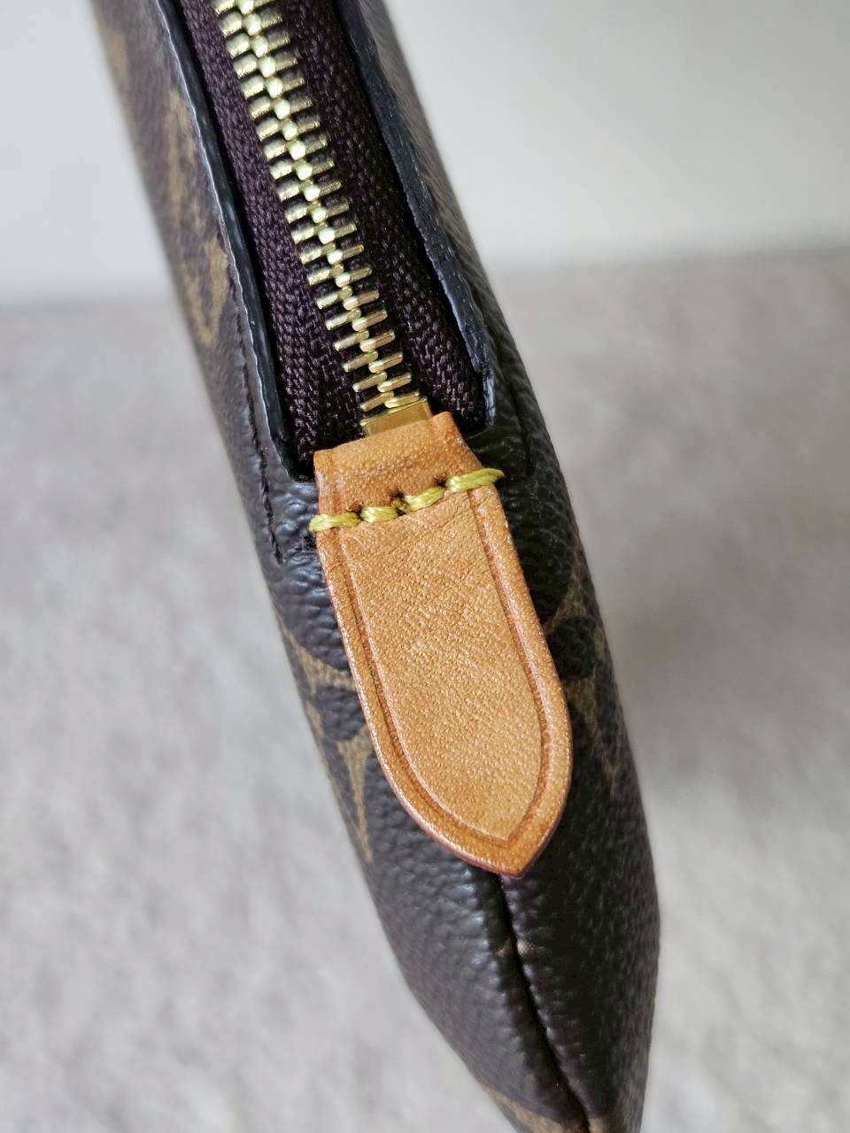 LV m44499 Etui Voyage MM Pouch microchip