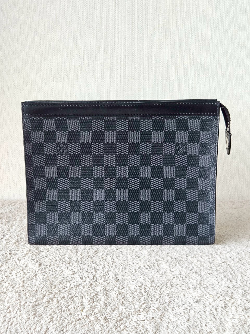 LV Pochette Voyage Graphite MM