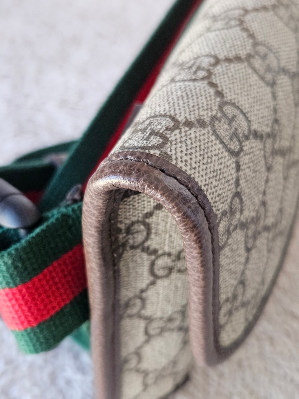 Gucci Supreme Neo Vintage Beltbag