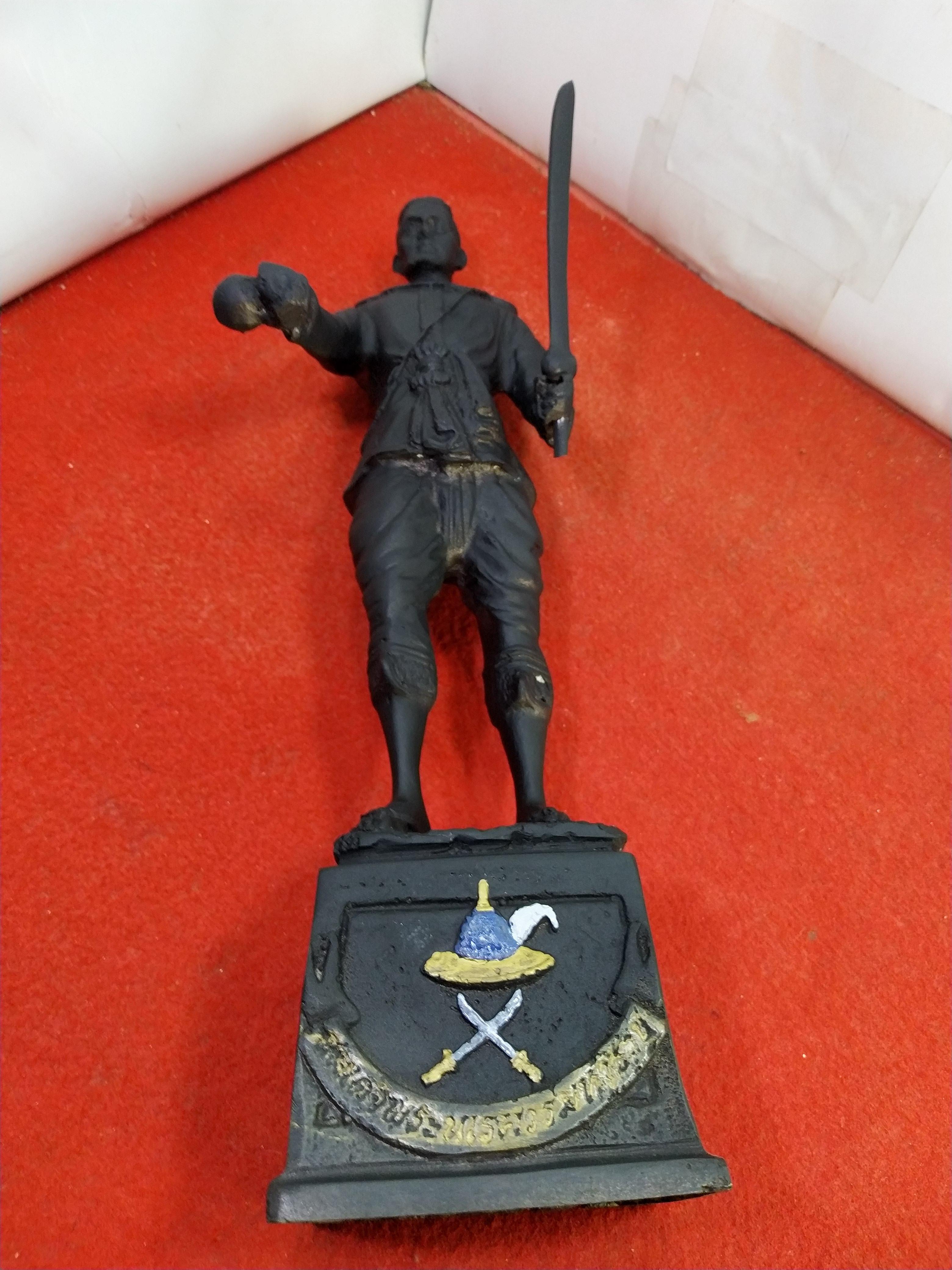 พระบรมรูปจำลอง สมเด็จพระนเรศวรมหาราช ทรงประกาศอิสรภาพ เนื้อโลหะทองเหลืองรมดำ