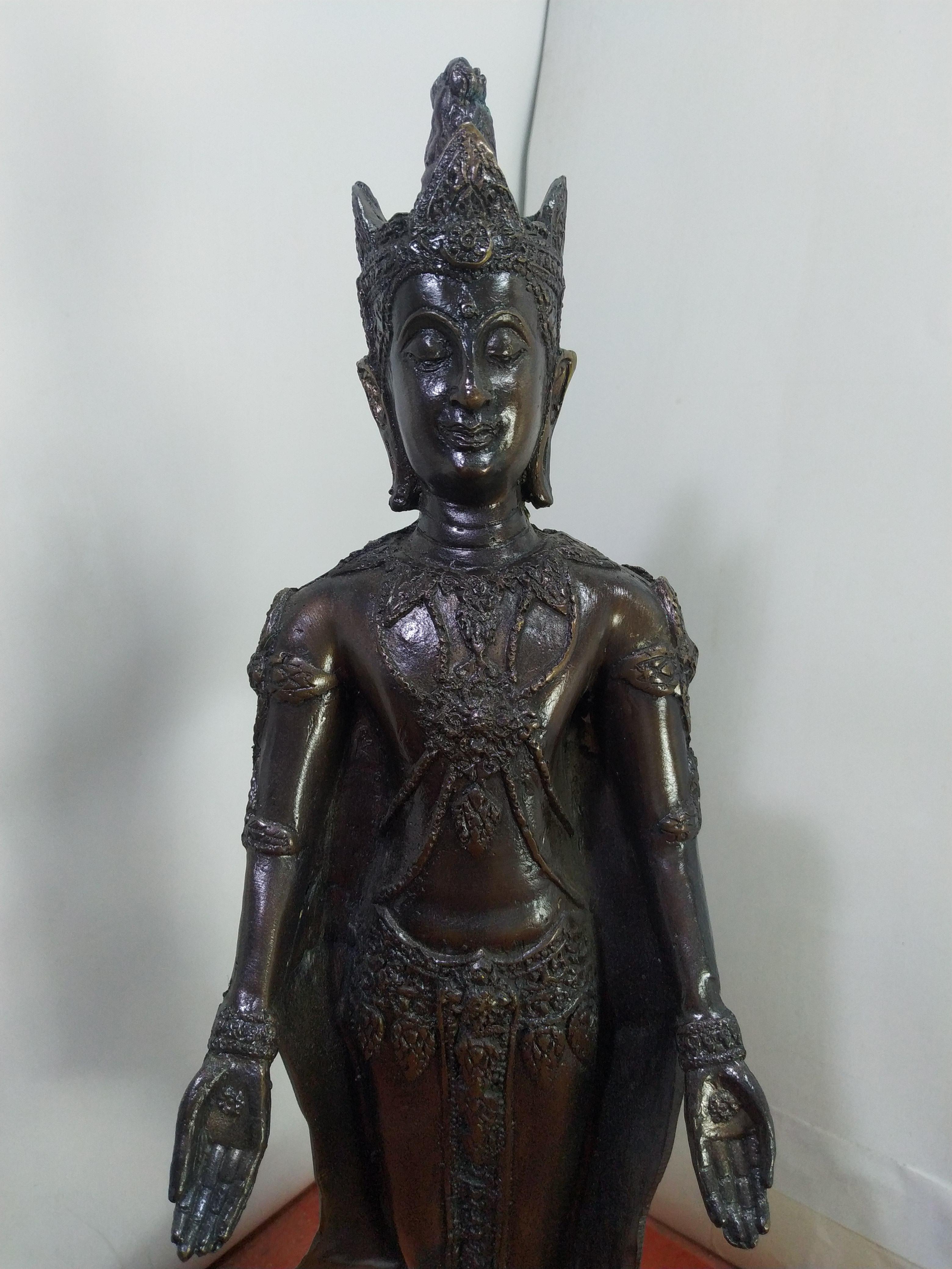 พระปางเปิดโลก รุ่นเปิดโลกรับทรัพย์ รุ่น๑ เนื้อสำริดลงยา