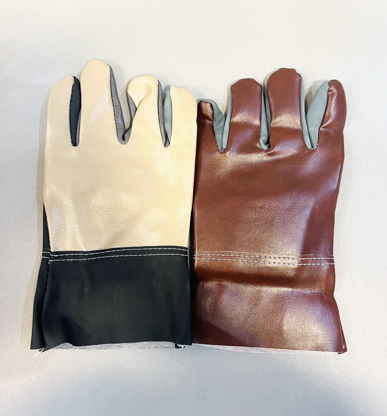 ถุงมือหนังแฟนซี