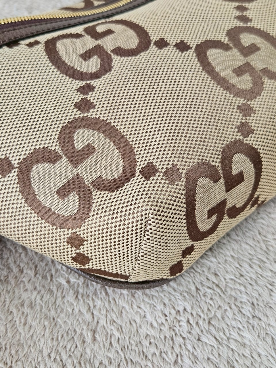Gucci Jumbo GG Beltbag