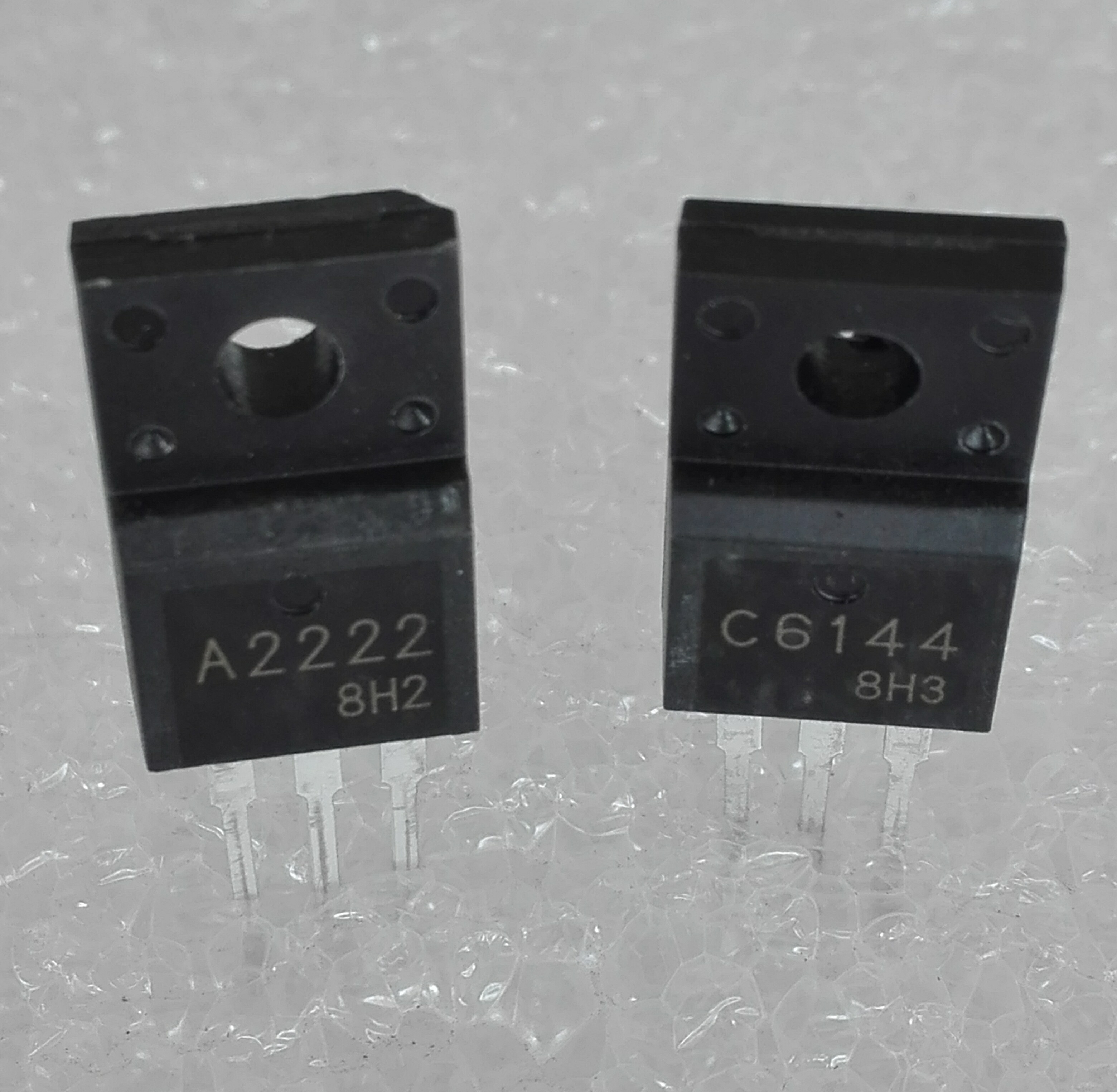 ทรานซิสเตอร์ A2222 + C6144 ขายคู่ละ