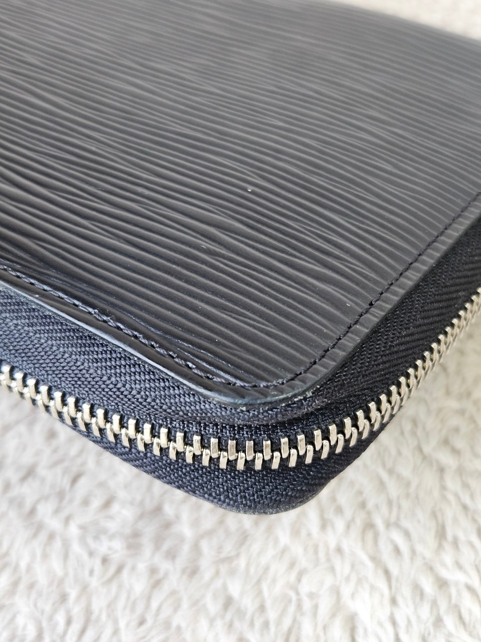 LV EPI Zippy Organizer Long Wallet