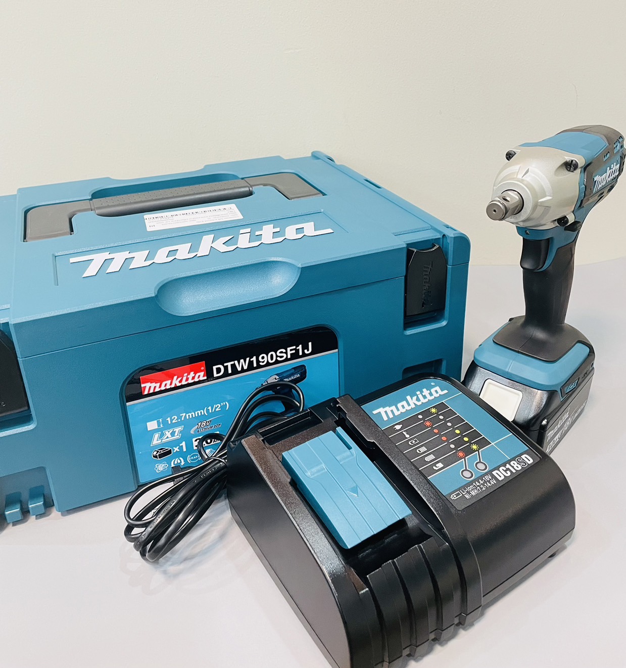 บล็อกไร้สาย 1/2" DTW190SF1J MAKITA