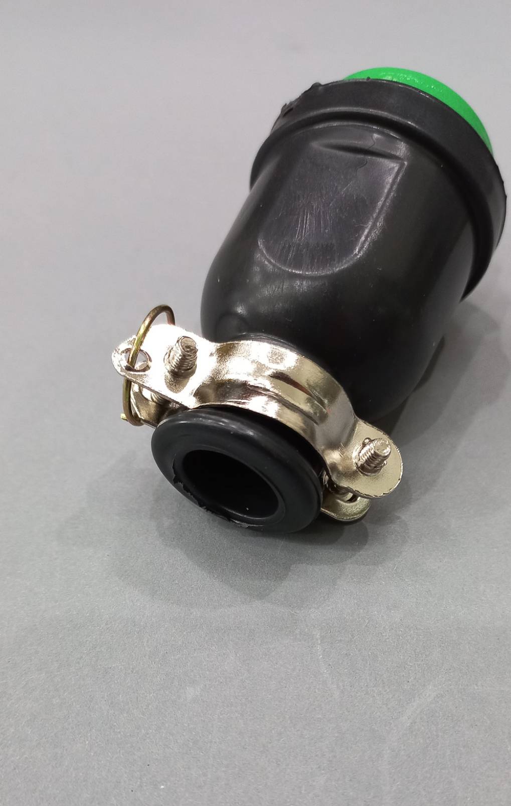 ปลั๊กยางกลม ตัวเมีย มีห่วง ขากลมแบน