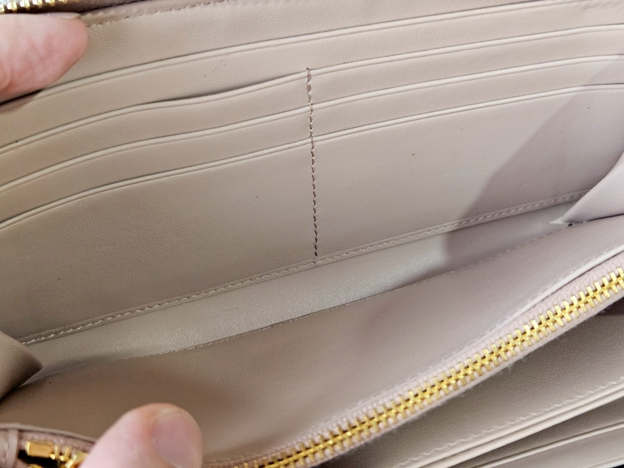 Prada 1ML506 Zippy สีนู๊ด