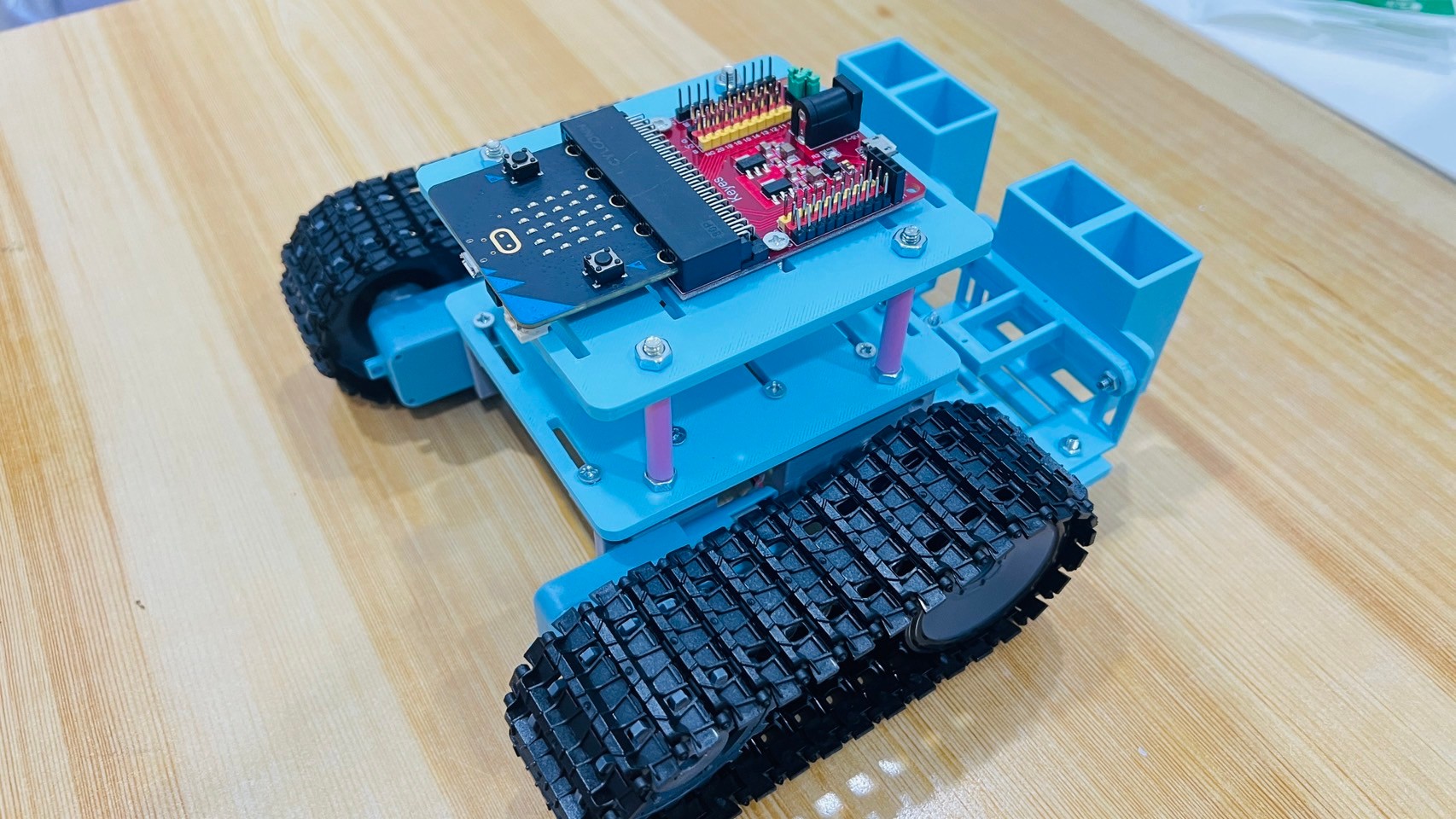 หุ่นยนต์ระดับกลาง สพฐ. ศิลปะหัตถกรรม microbit 2024(รวมบอร์ดไมโครบิต)