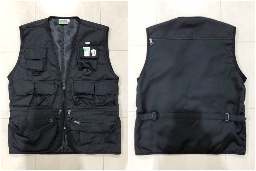 รหัส J4 : เสื้อกั๊กสีดำ