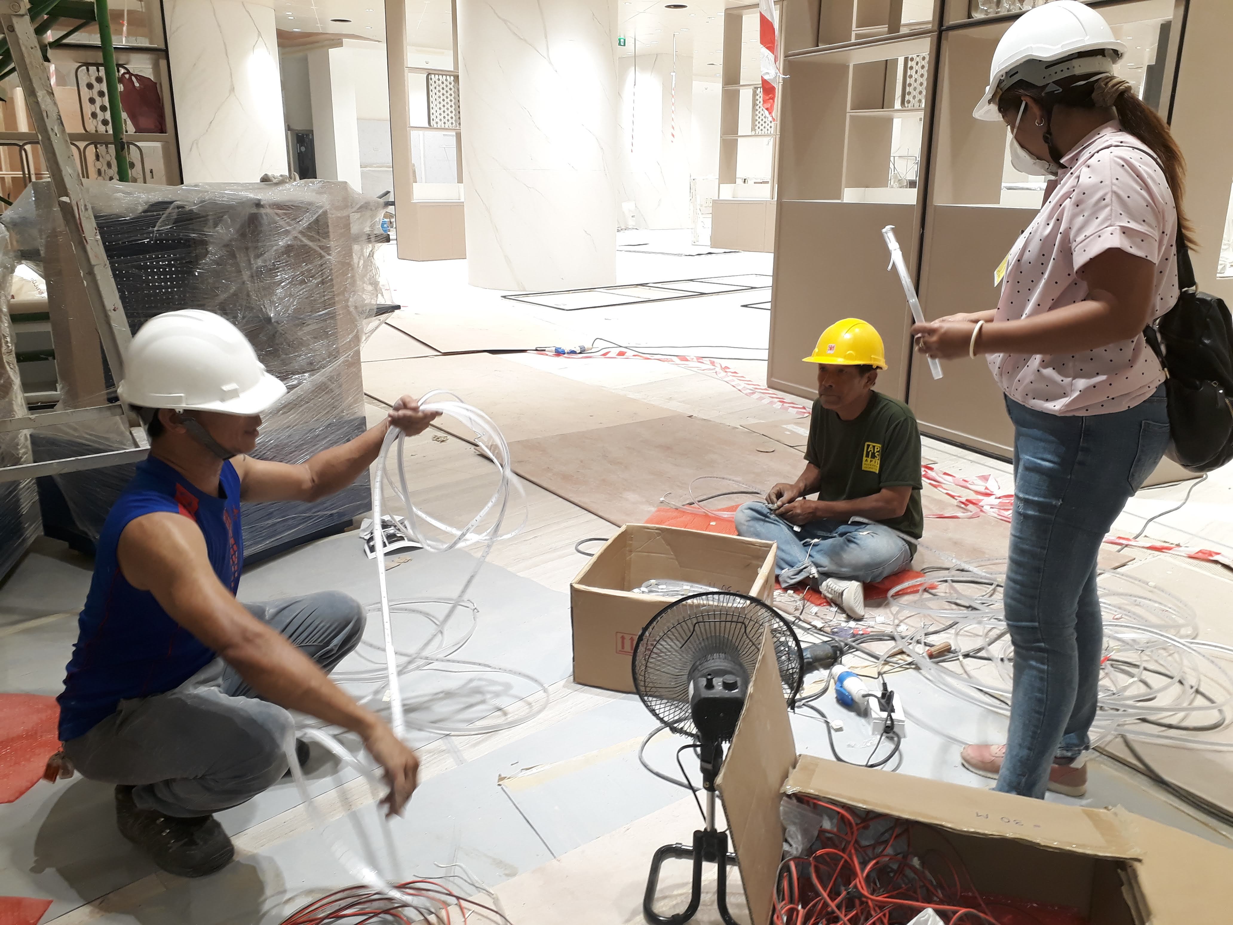 งานติดตั้งอะคริลิคฝ้า ออกแบบ ผลิต ติดตั้ง ตกแต่งบริษัทห้างร้านโรงงาน ราคาโรงงาน