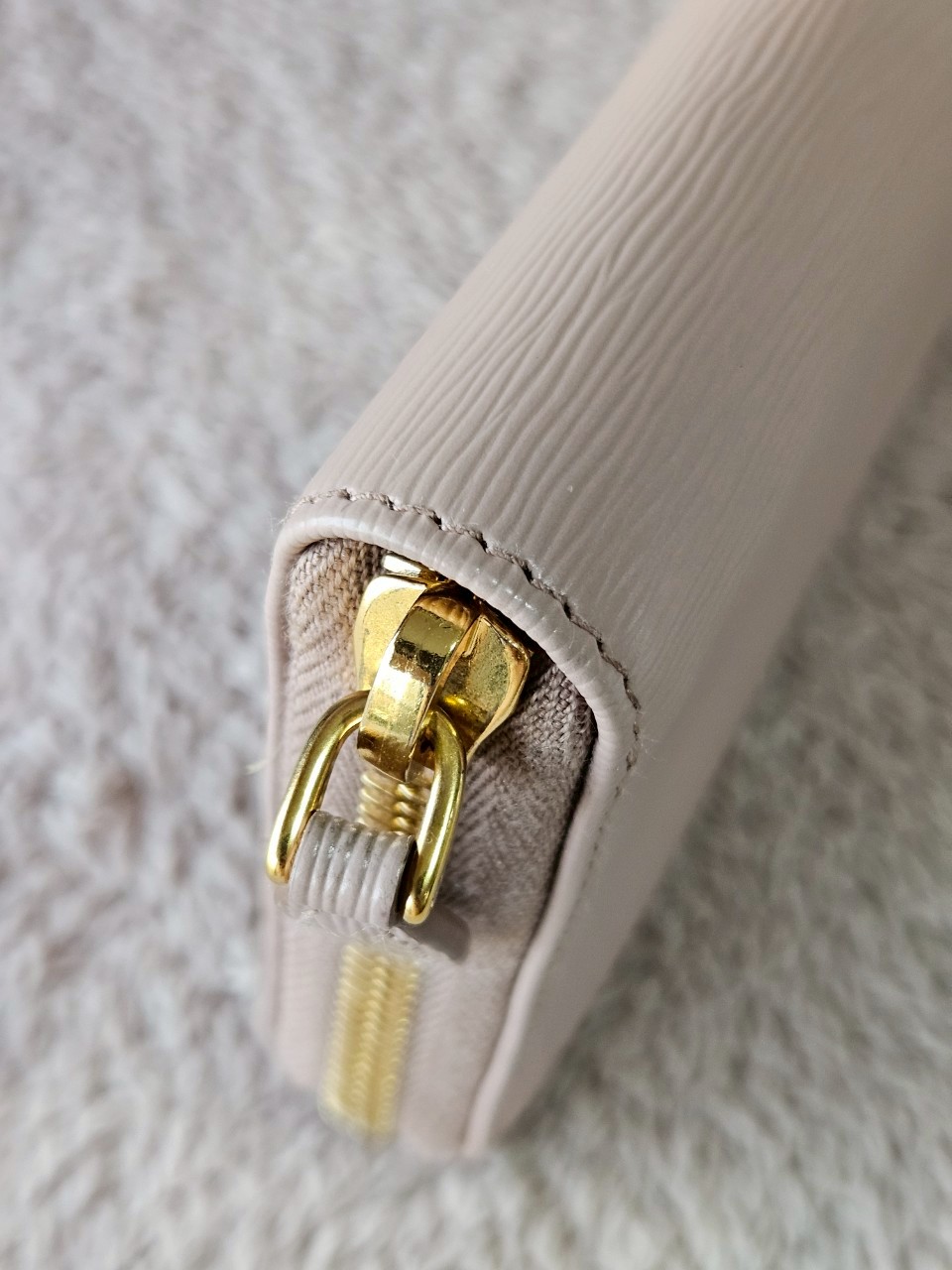 Prada 1ML506 Zippy สีนู๊ด