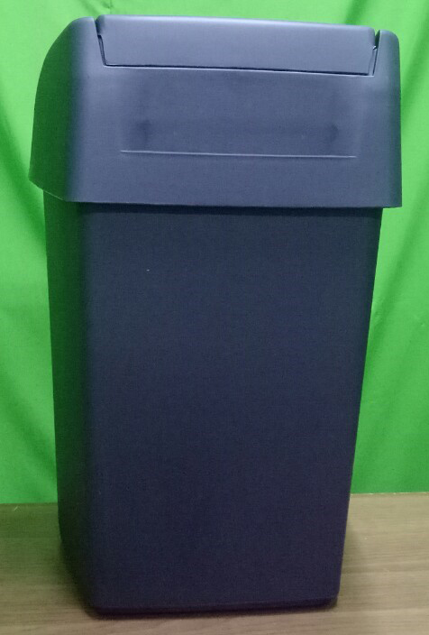 ถังขยะทรงเหลี่ยม ฝาสวิง 25 ลิตร