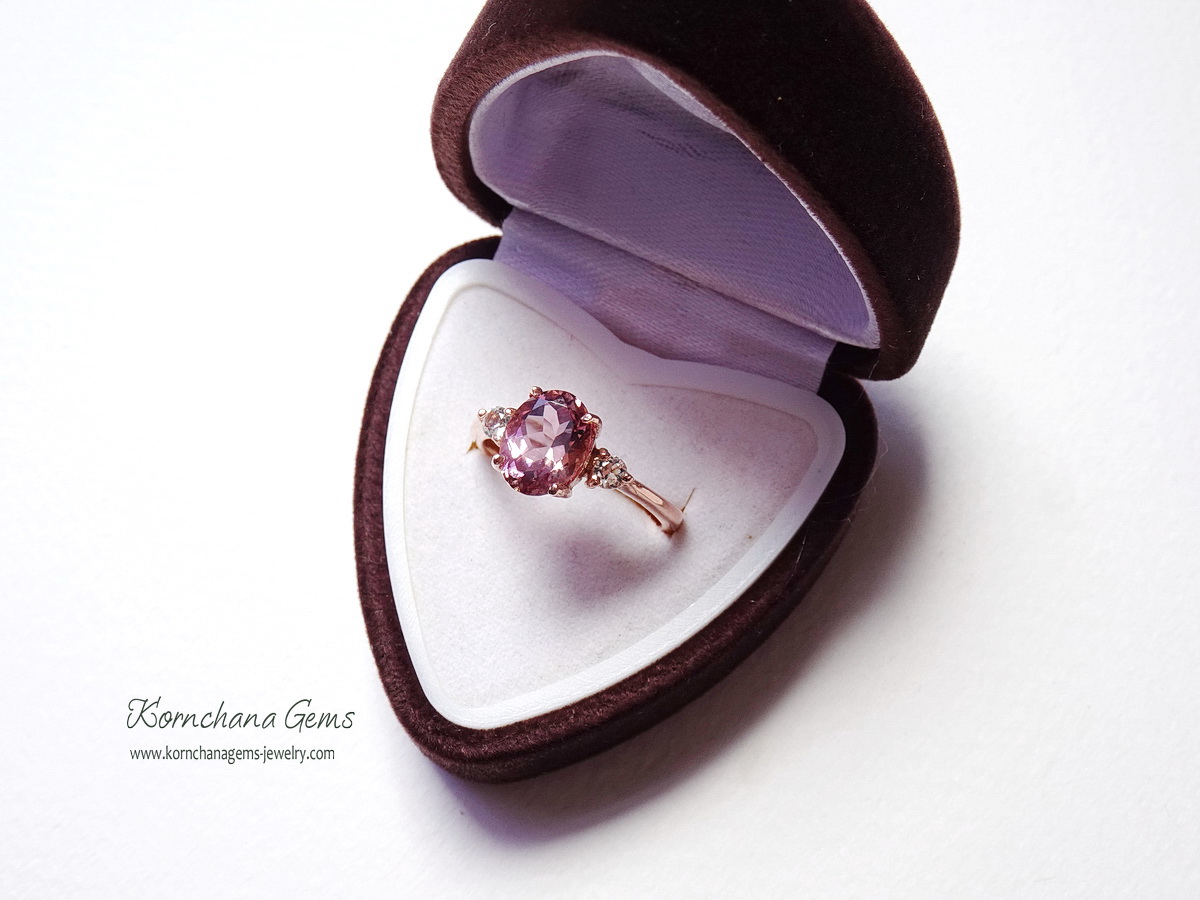 แหวนรุ่นขายดี แหวนพลอยพิงค์ทัวร์มาร์ลีน สีพีช ตัวเรือนพิงค์โลด์ พลอยสีสวยมาก เล่นไฟสวยละมุนมากคะ