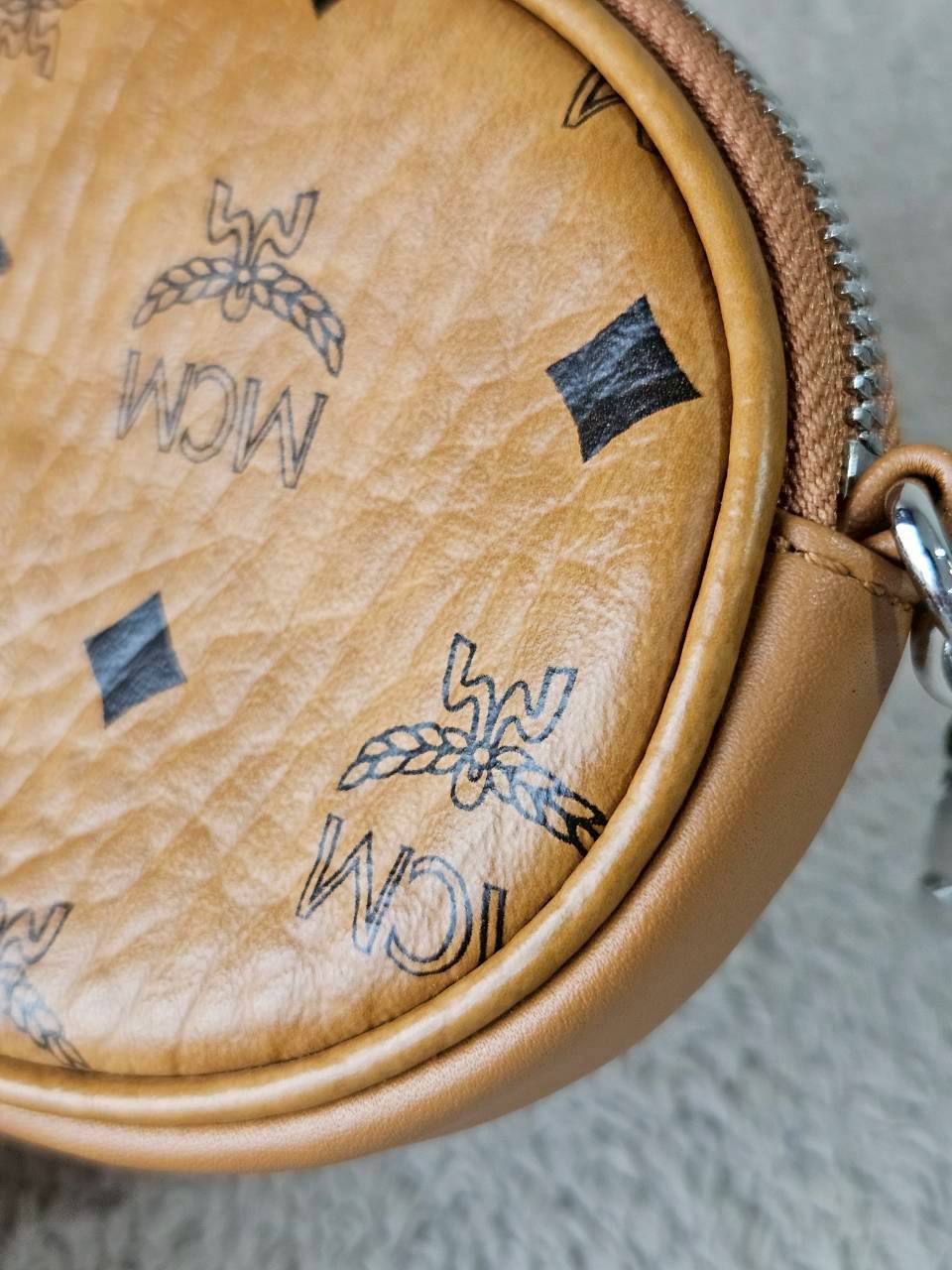 MCM Essential Pouch Orginal Black White