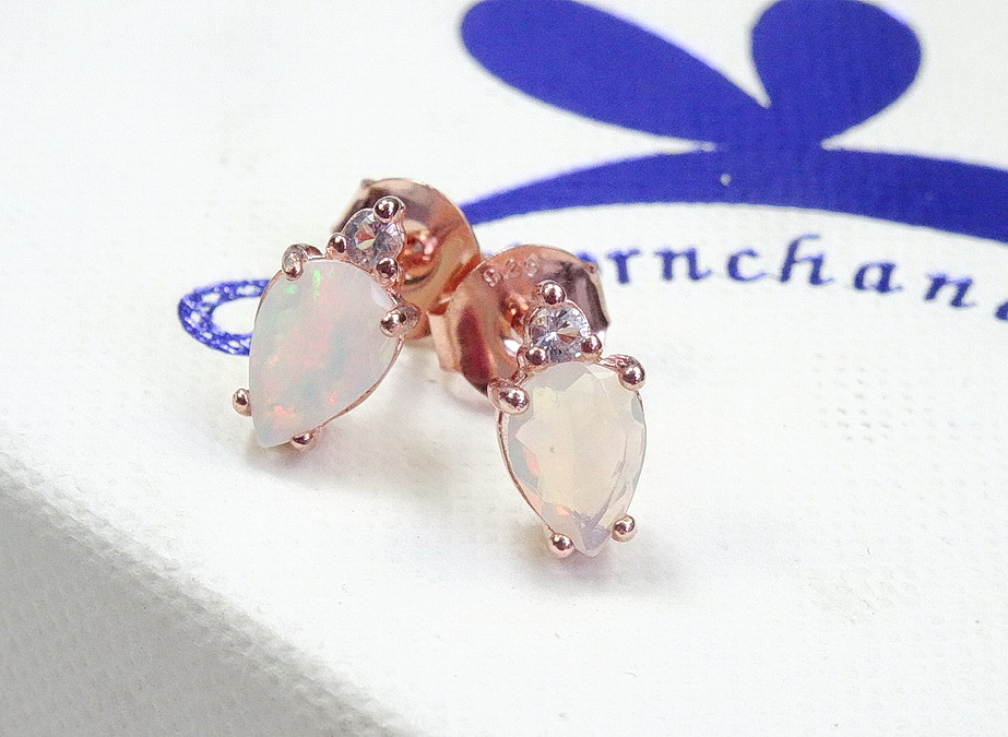 ต่างหูโอปอลสีรุ้งแบบติดหู น่าร๊ากกก โอปอลอัญมณีประจำราศีตุลย์ ตัวเรือนเงินแท้ silver925 สีพิงค์โกลด์ ขนาดกำลังดี ใส่ติดหูได้ตลอด