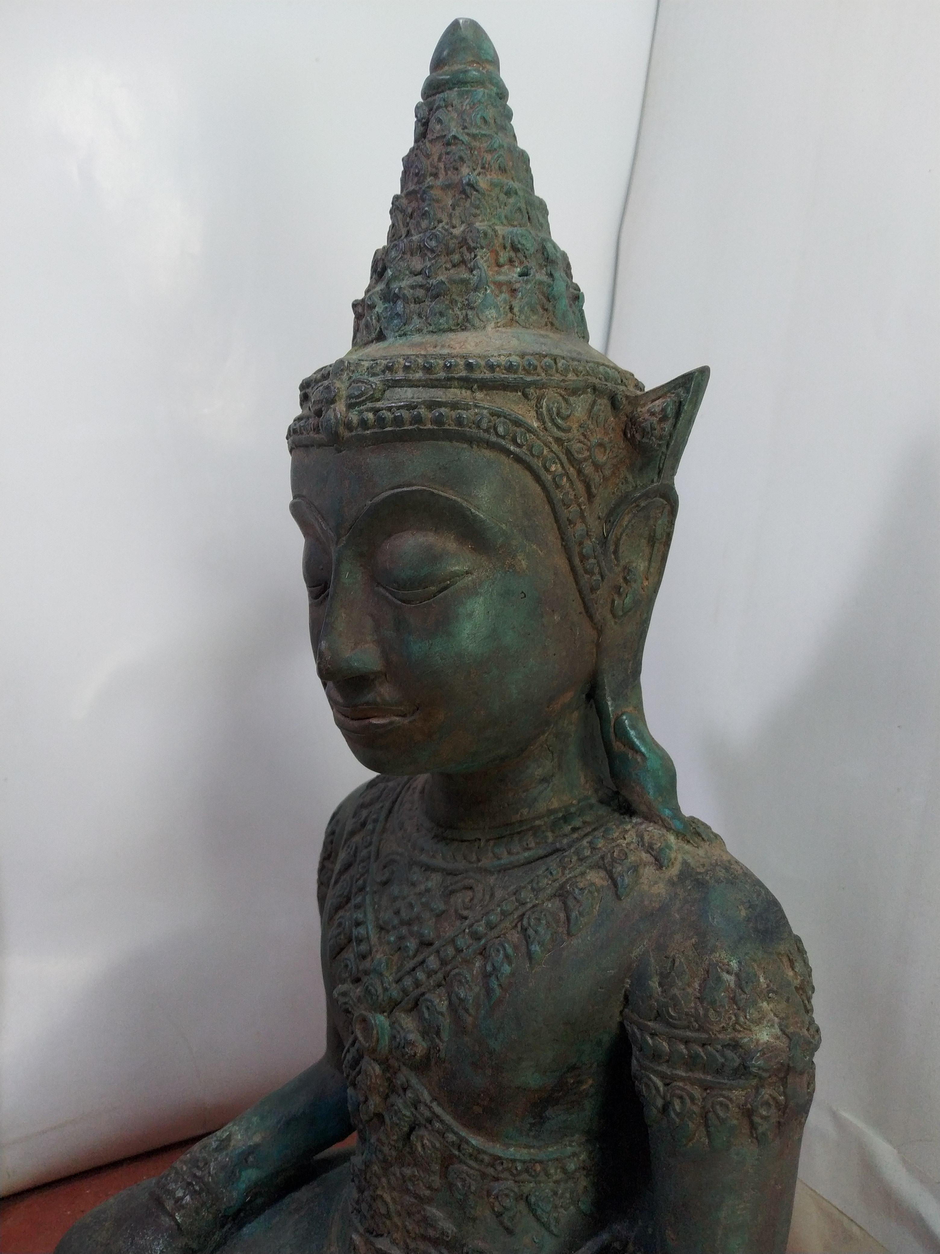 พระเชียงรุ้ง ทรงเครื่อง ปางชนะมาร เนื้อสำริดสภาพเก่า