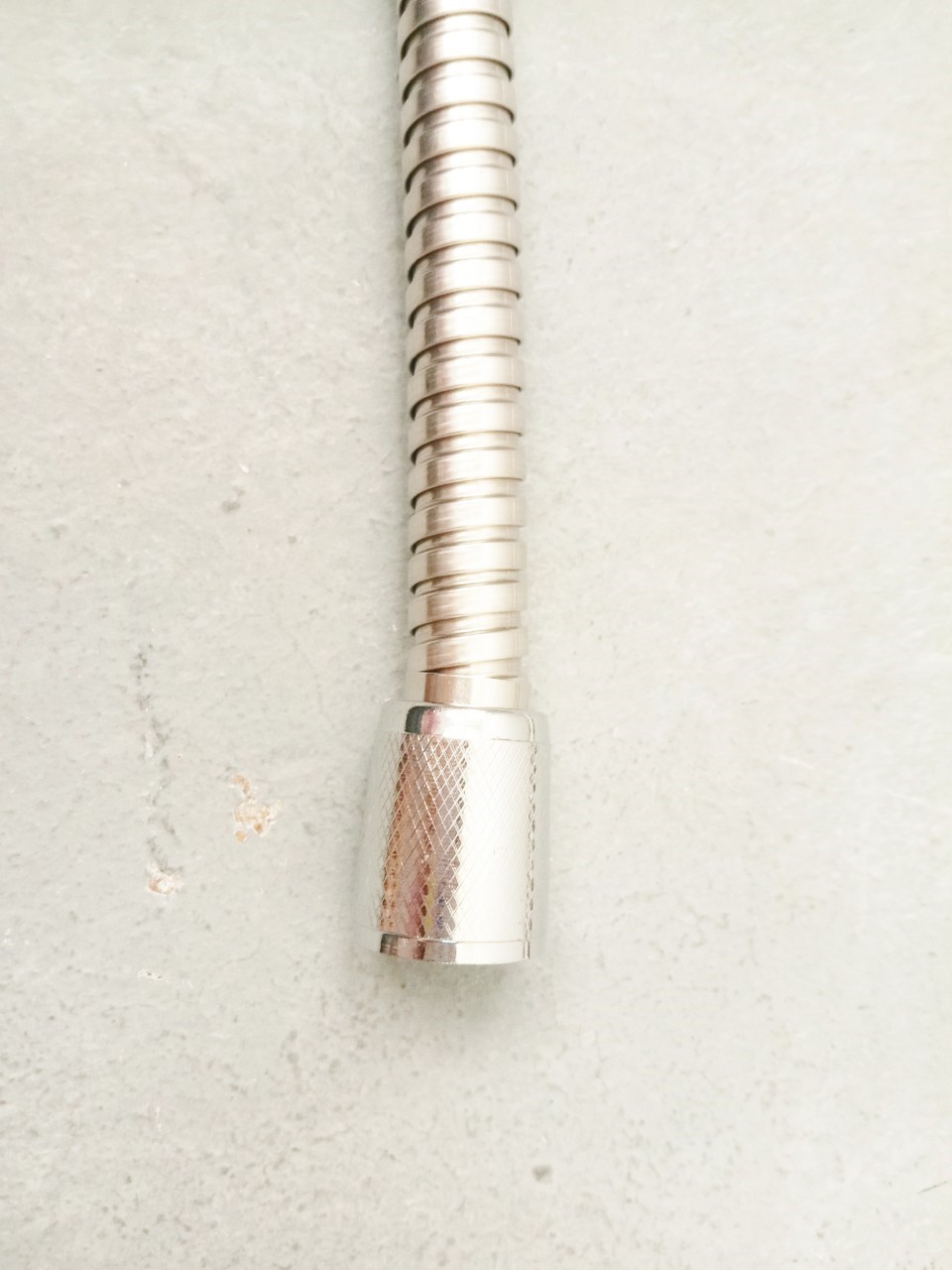 สายฝักบัวอาบน้ำโครเมี่ยม