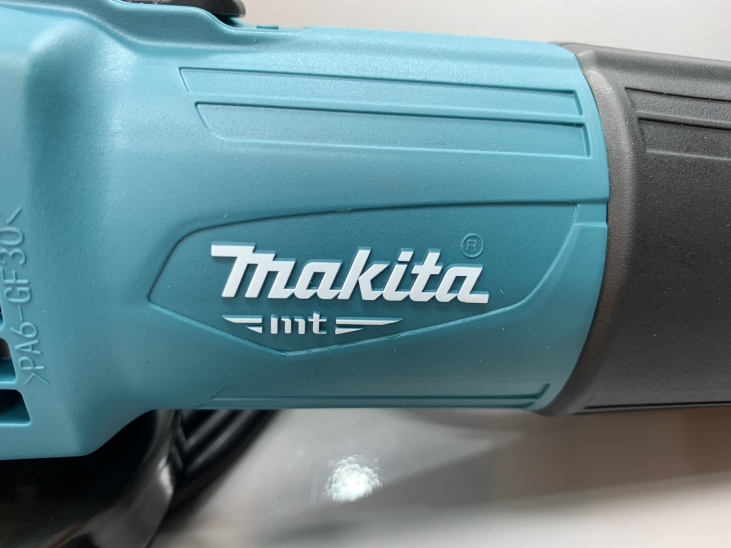 เครื่องเจียร 4" MAKITA M0900B