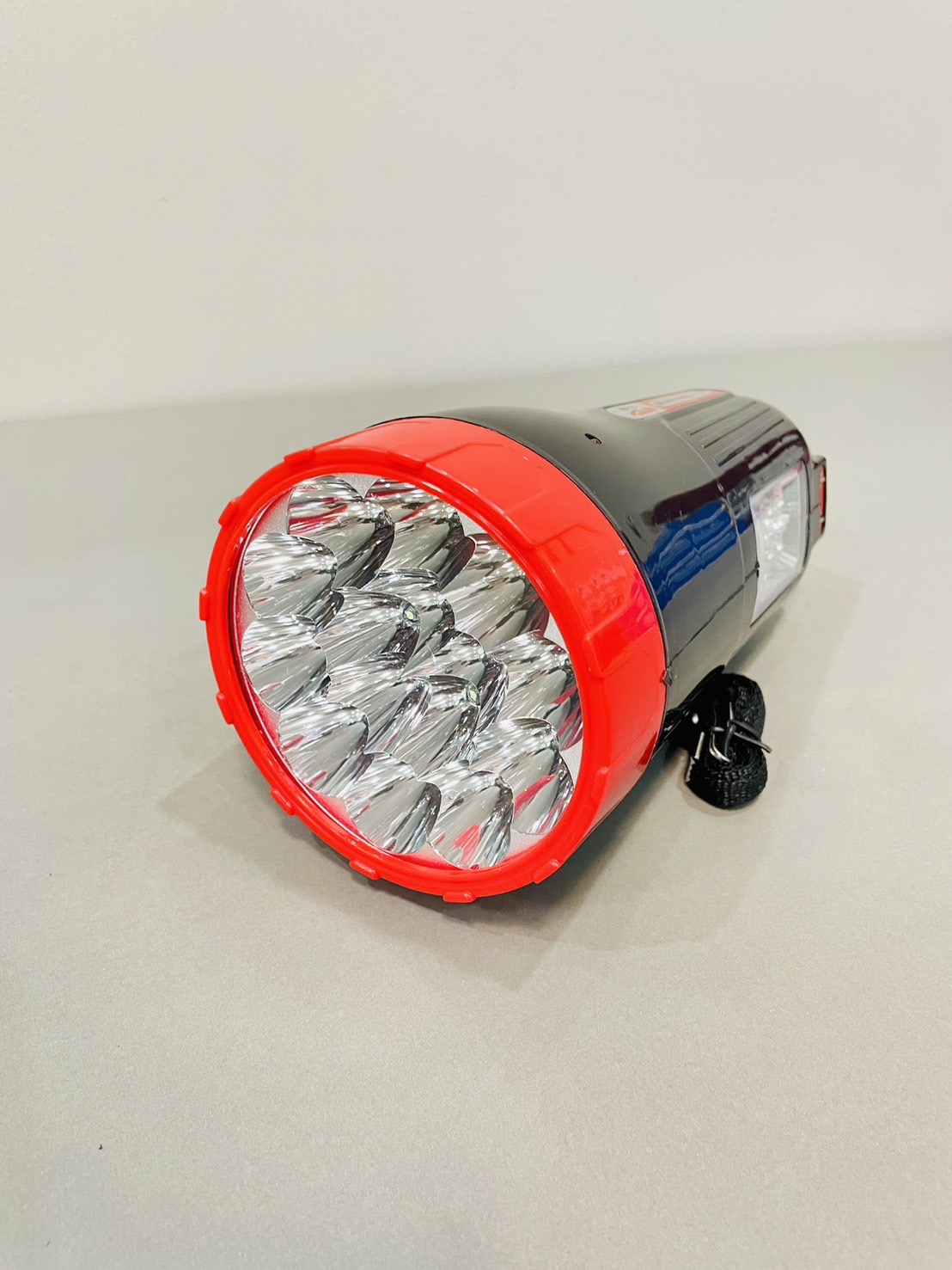 ไฟฉาย LED ใหญ่ 2in1 15+6 ดวง HLX YD-888 แสงขาว ชาร์จแบตได้