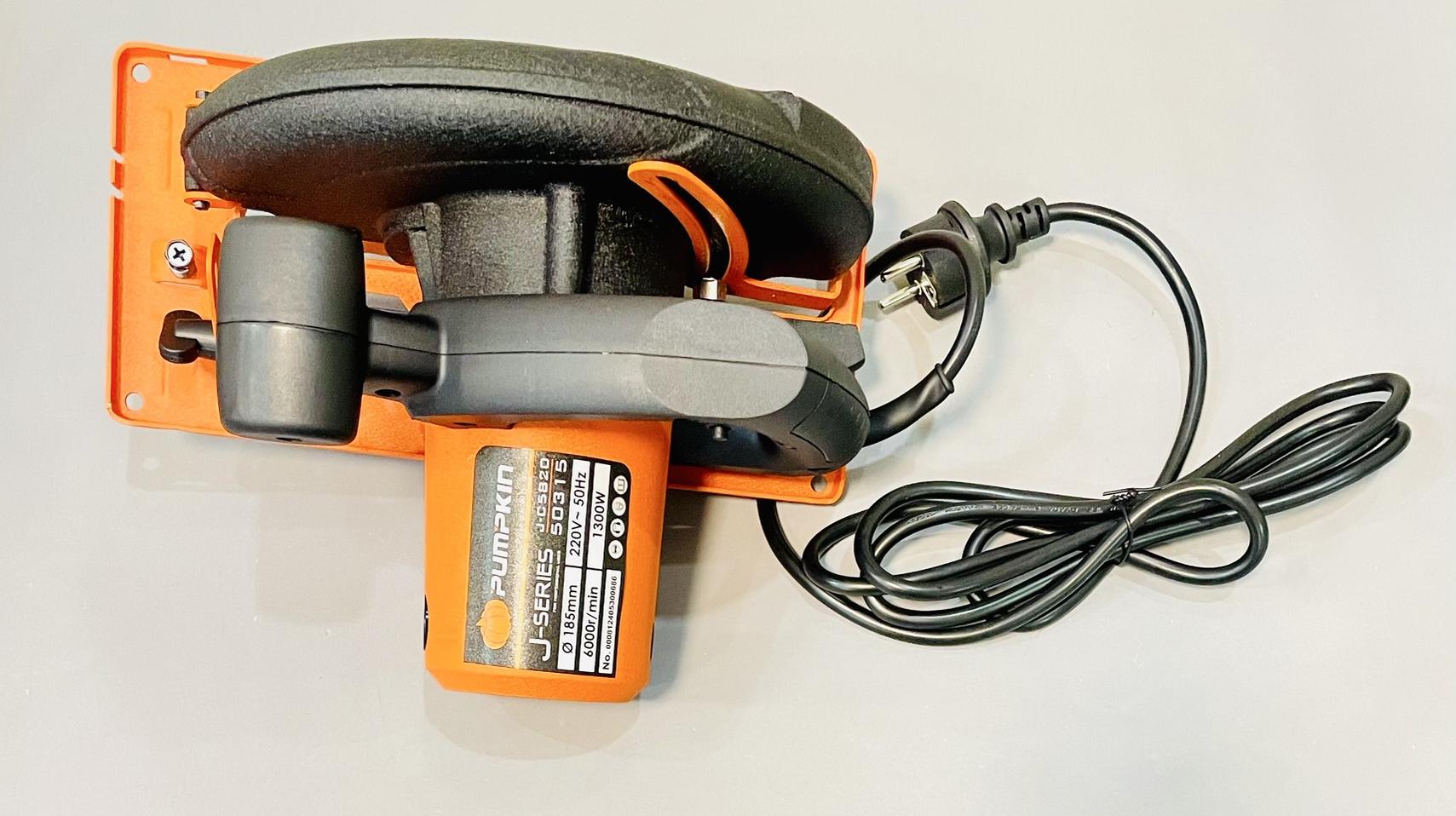 เครื่องเลื่อยวงเดือน 7" พัมคิน 1300w J-C5820