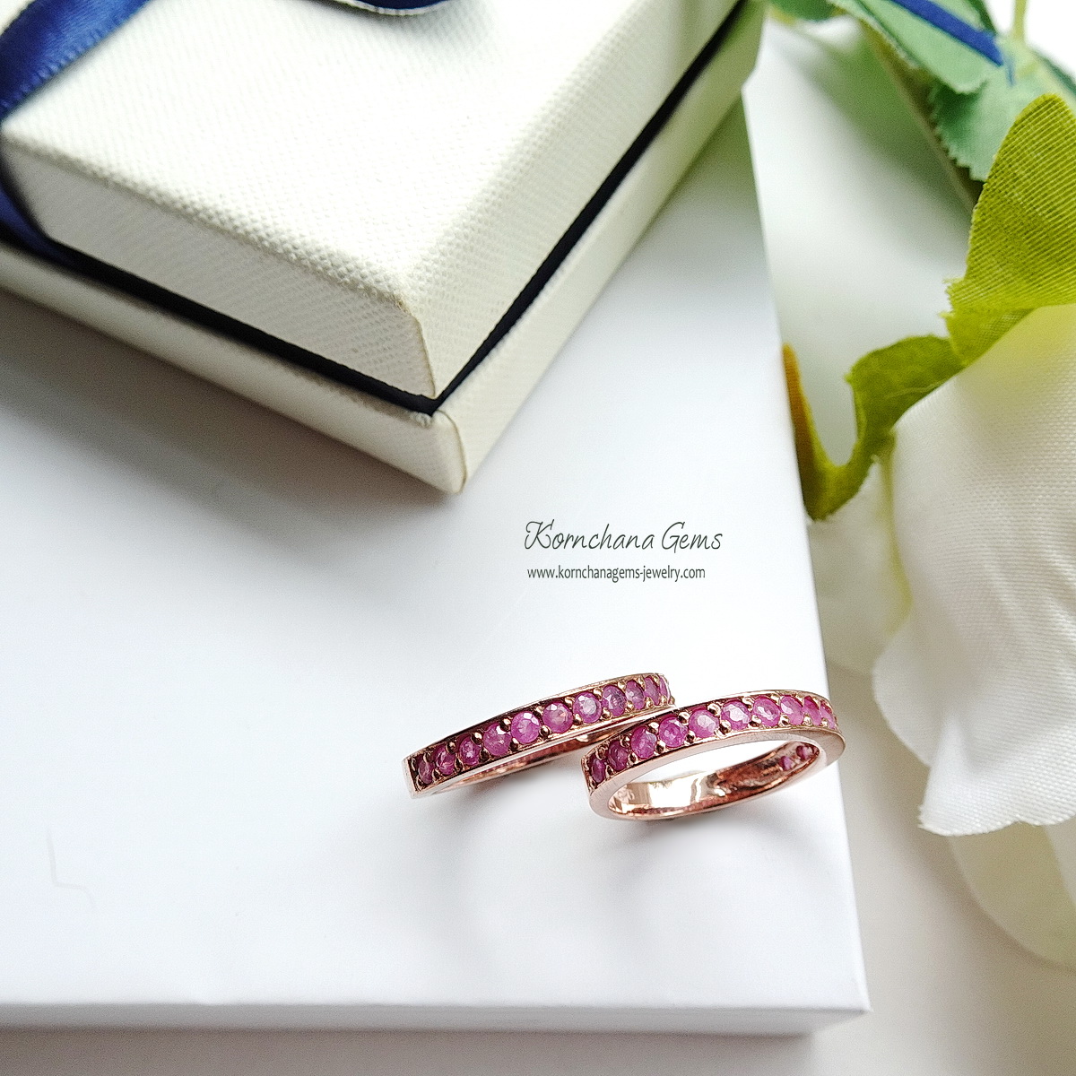 แหวนแถวทับทิมพม่าสีชมพูหวานเจี๊ยบ น่ารัก ตัวเรือนเงินแท้ silver925 สีพิงค์โกลด์ ใส่ติดนิ้วได้ทุกวัน ใส่วงเดียวหรือใส่เป็นคู่ก็สวย