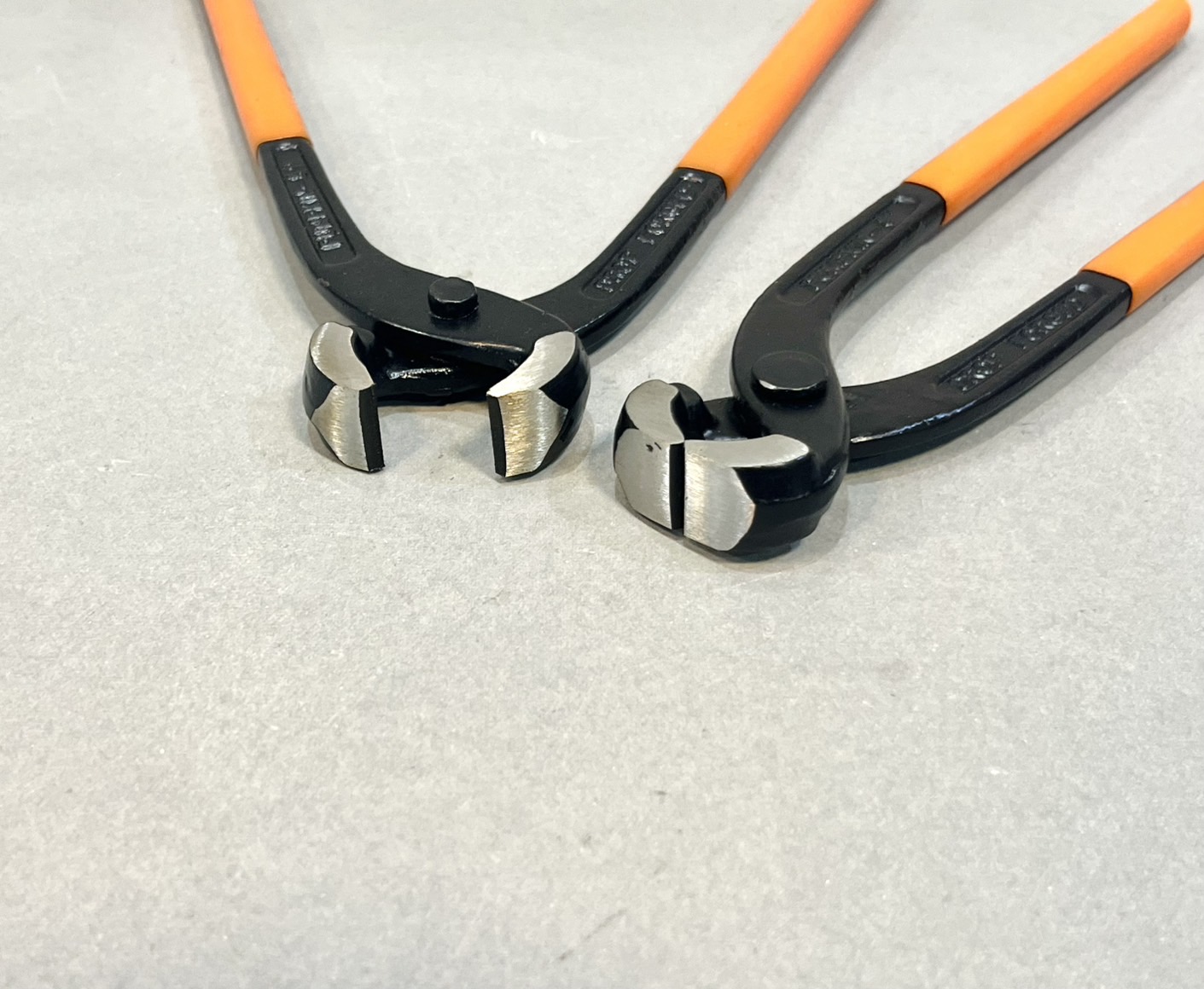 คีมผูกลวด 8" พัมคิน อัดแผง