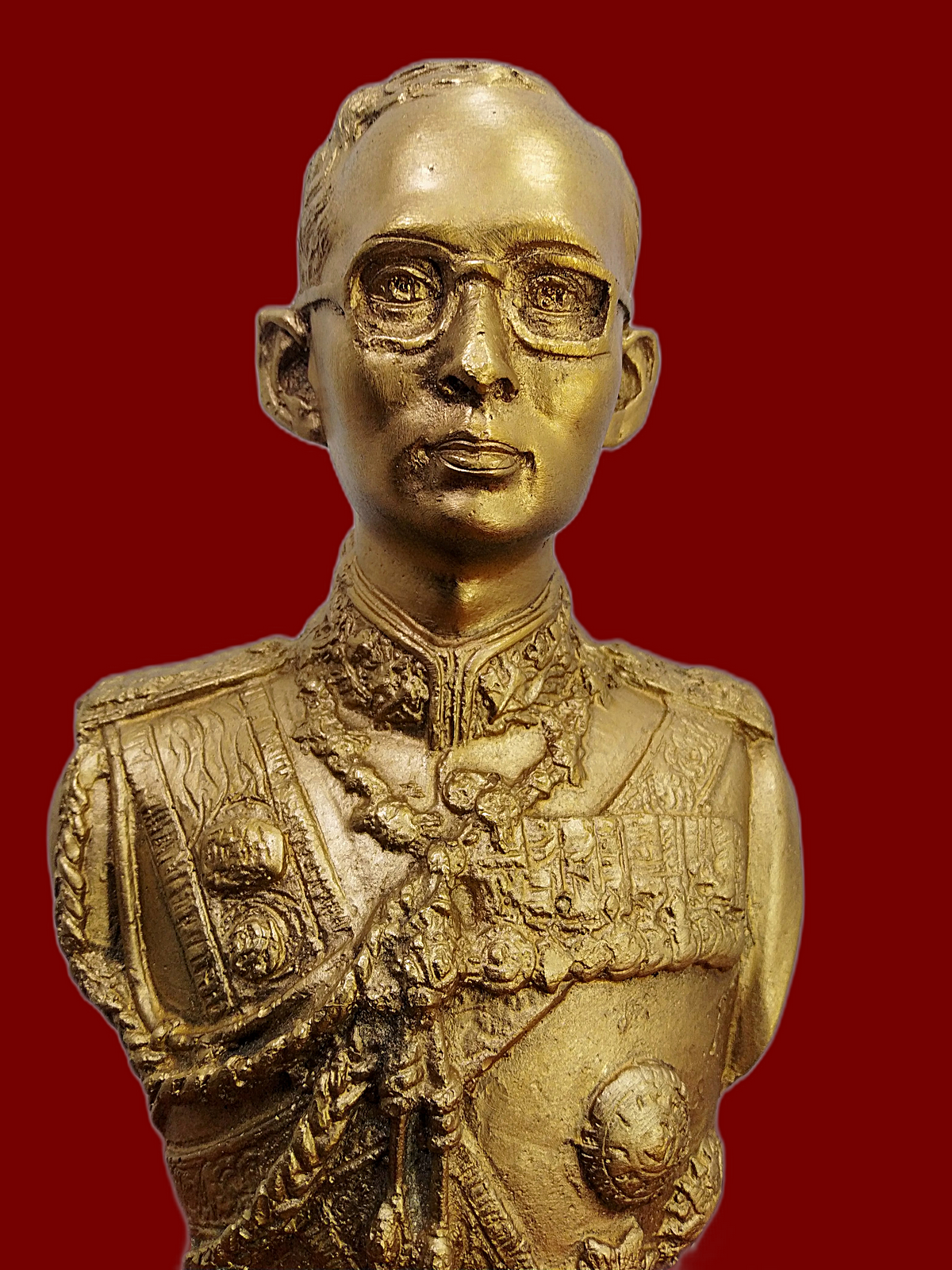 พระบรมรูปหล่อ ครึ่งพระองค์ รัชกาลที่ ๙